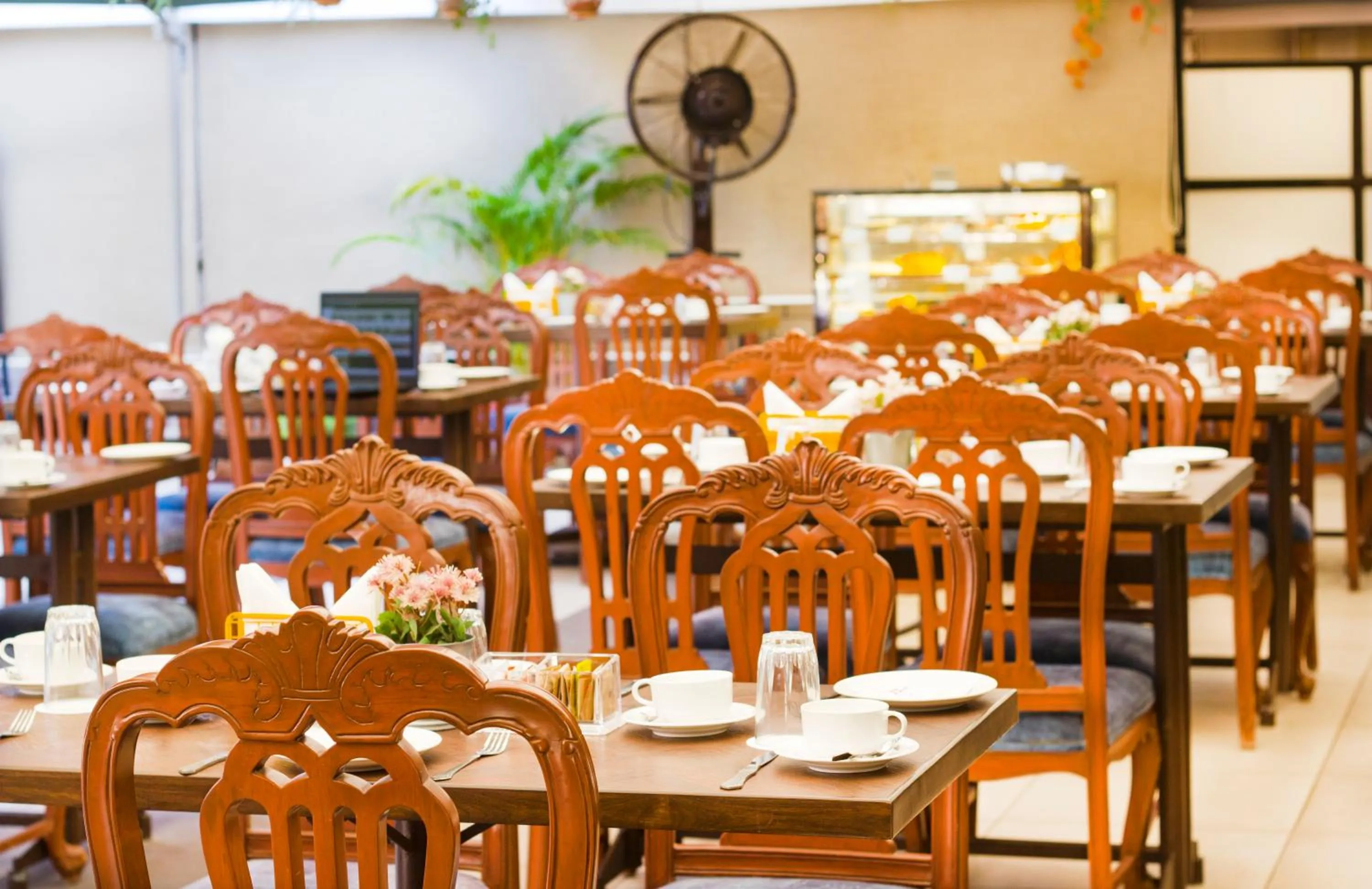 Restaurant/places to eat in Regenta Place The Emerald