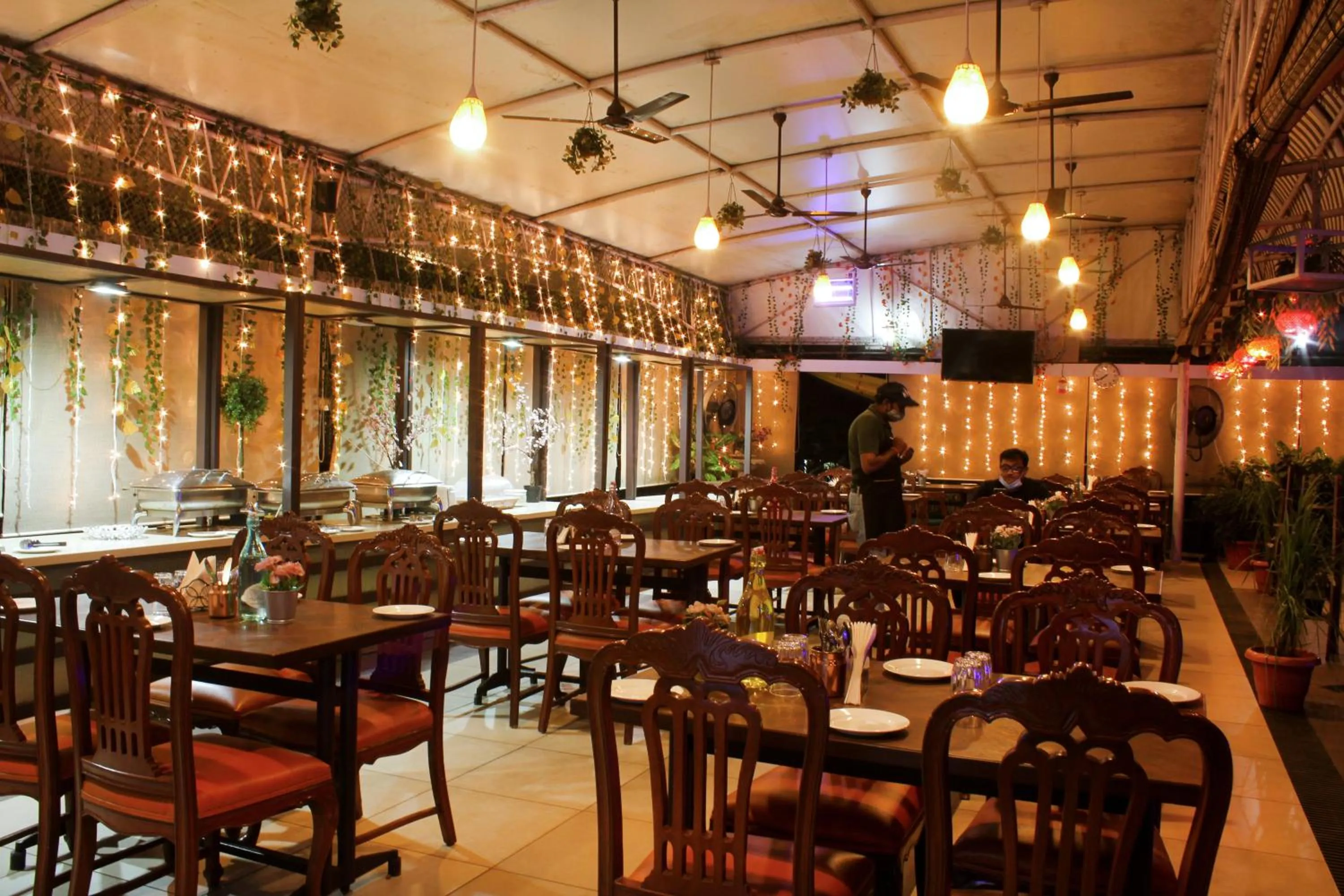 Restaurant/places to eat in Regenta Place The Emerald