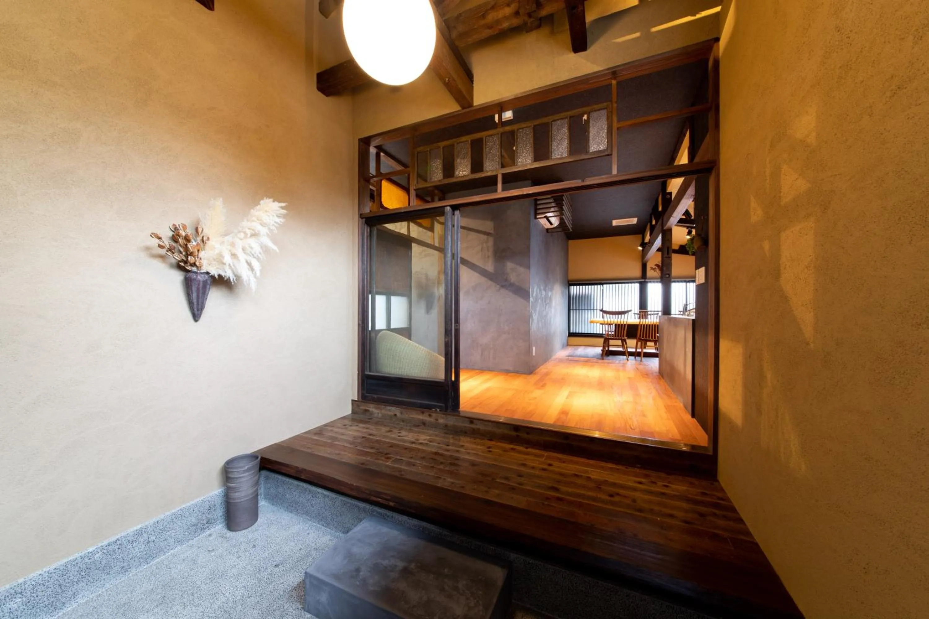 Area and facilities in Nihon Iro