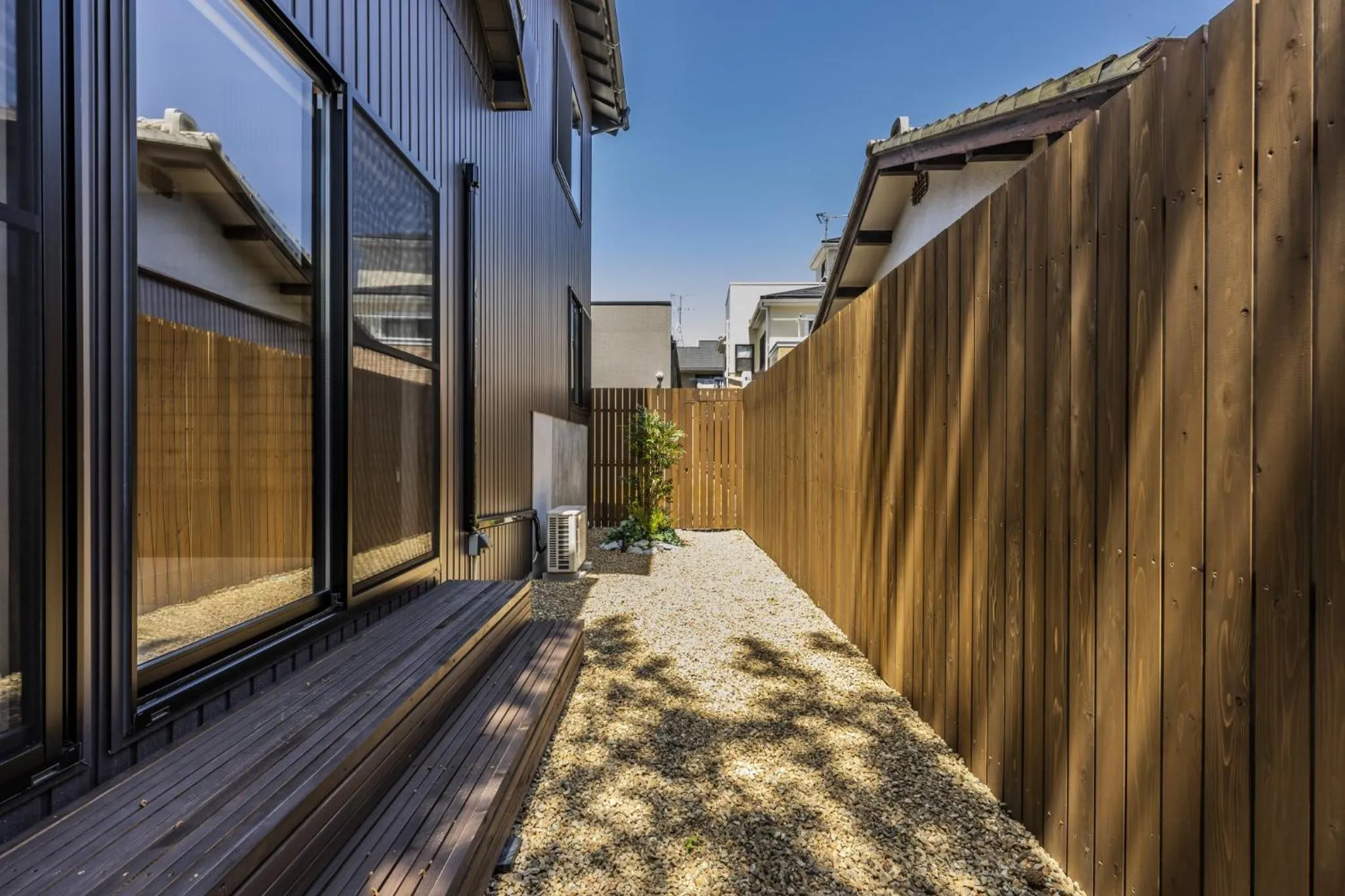 Property building in Nihon Iro