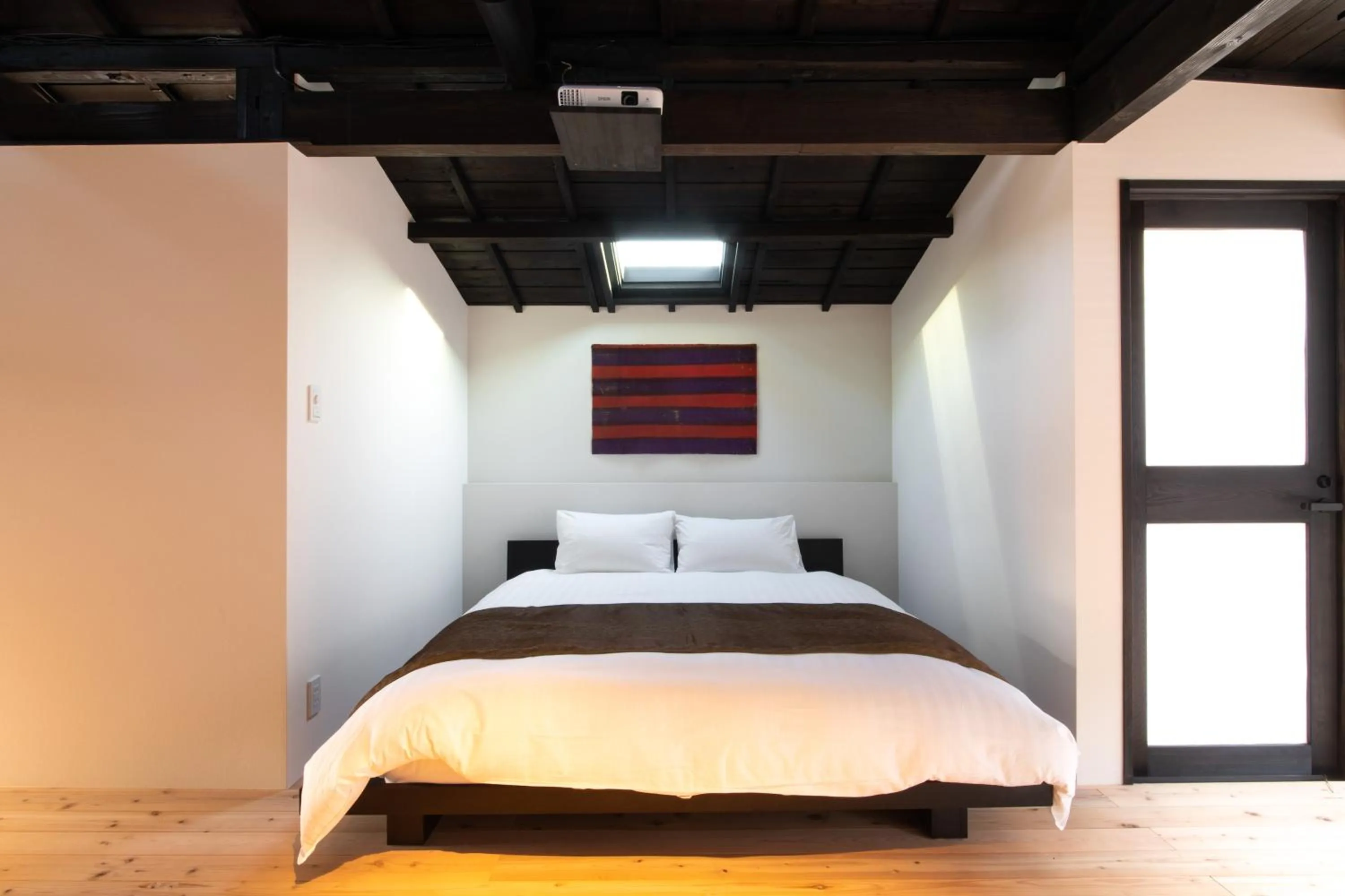 Living room, Bed in Nihon Iro