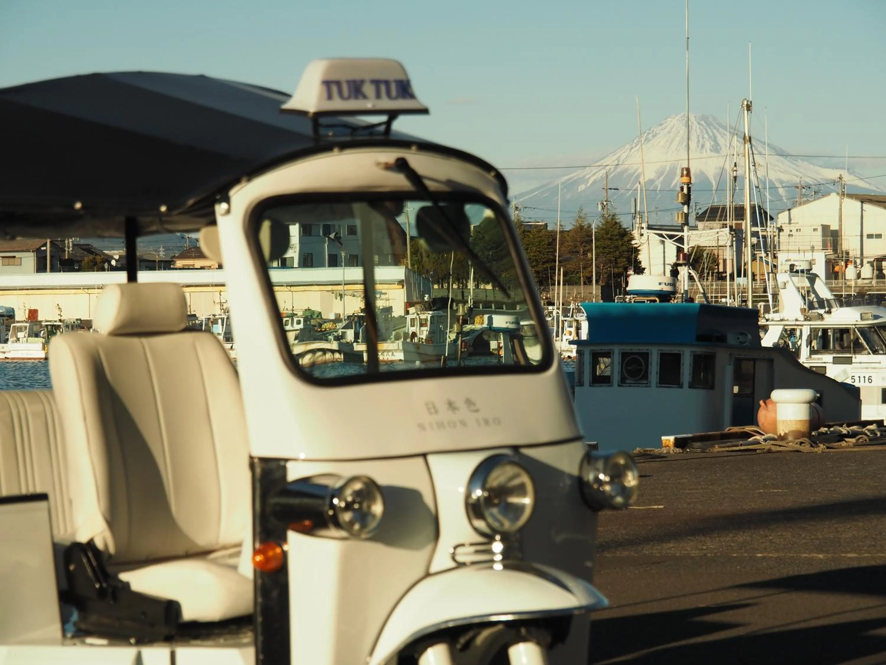 Neighbourhood in Nihon Iro