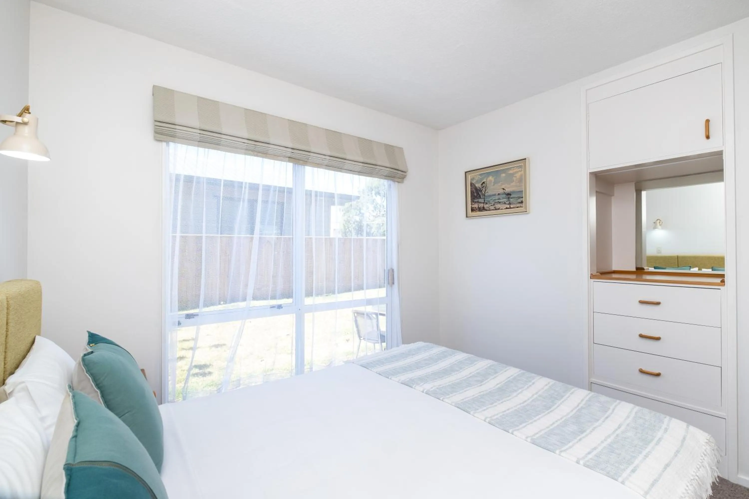 Bedroom, Bed in Chevron Motel