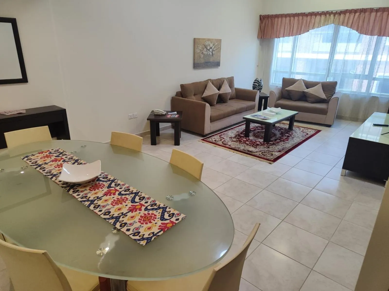 Living room in Al Raya Hotel Apartments