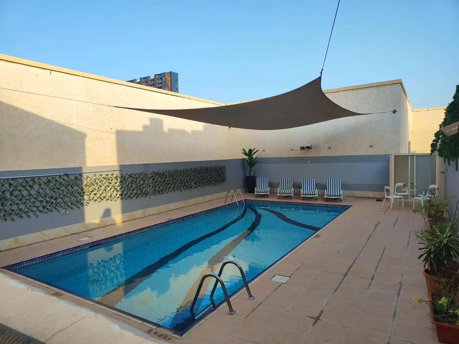 Swimming pool in Al Raya Hotel Apartments