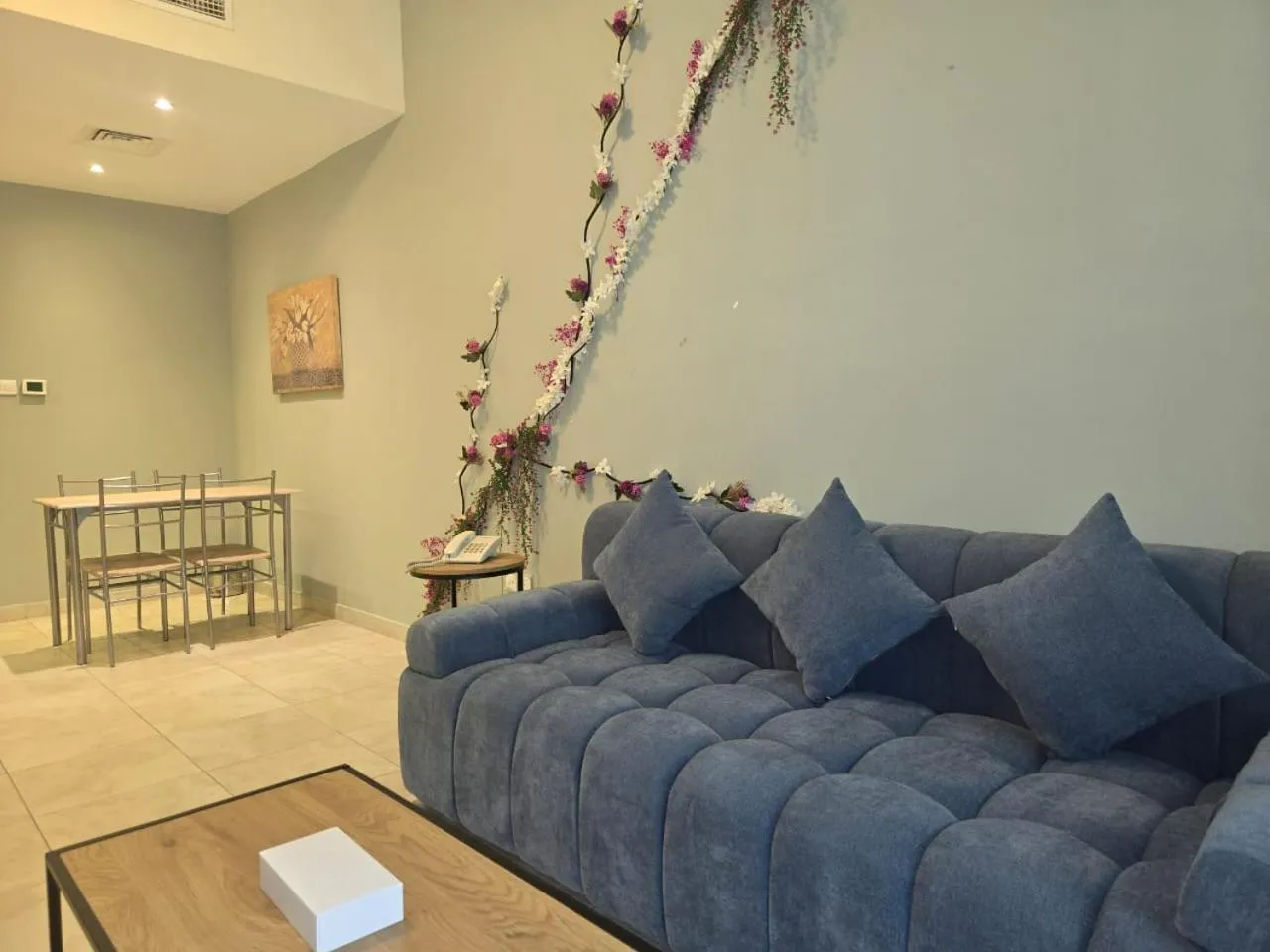 Living room in Al Raya Hotel Apartments