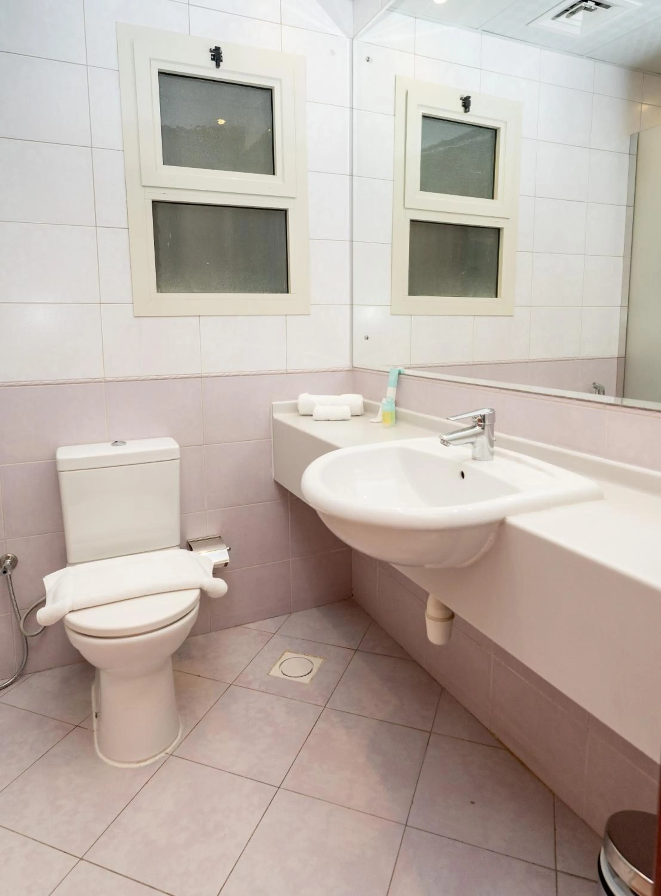 Bathroom in Al Raya Hotel Apartments