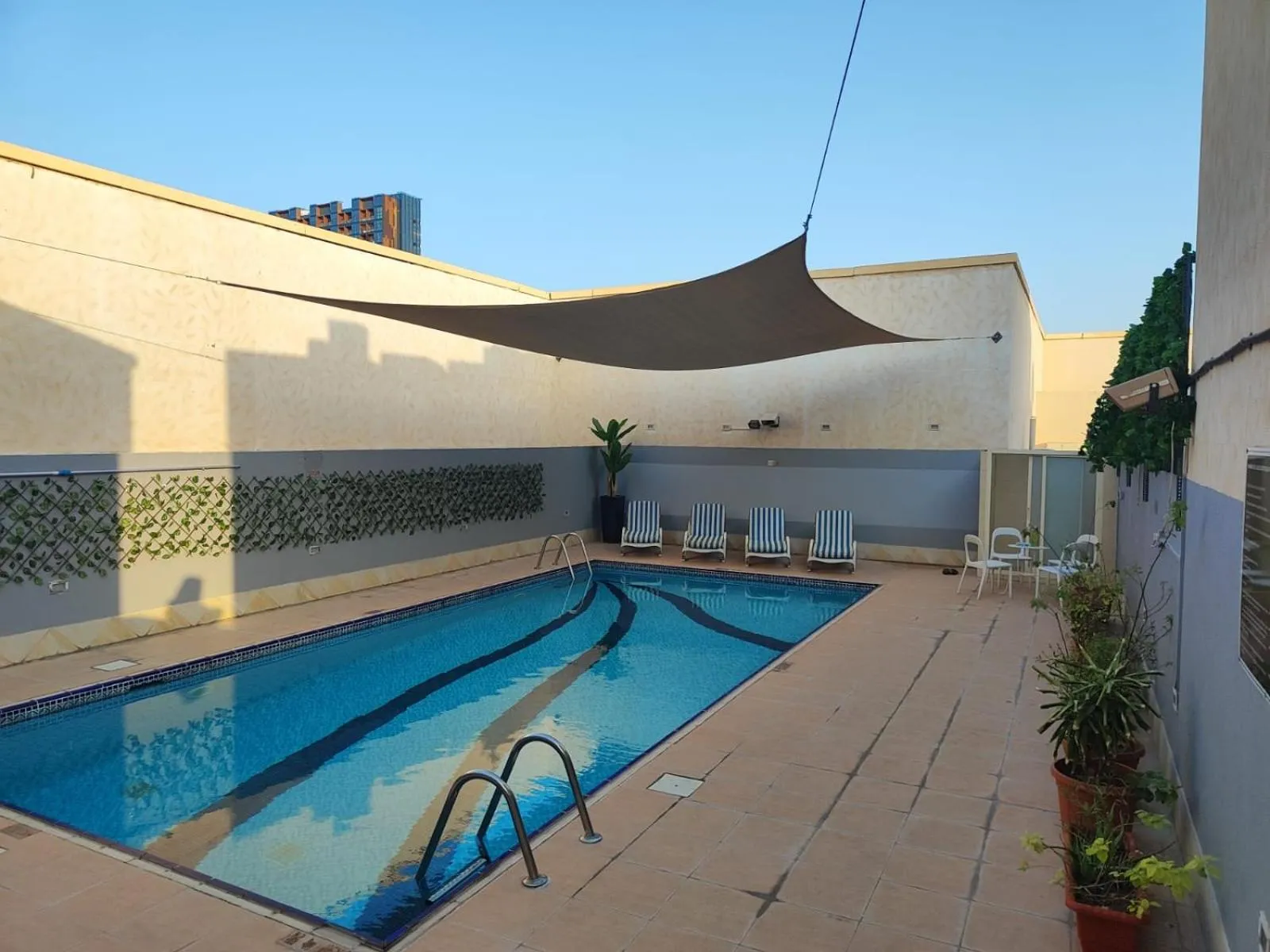 Swimming pool in Al Raya Hotel Apartments