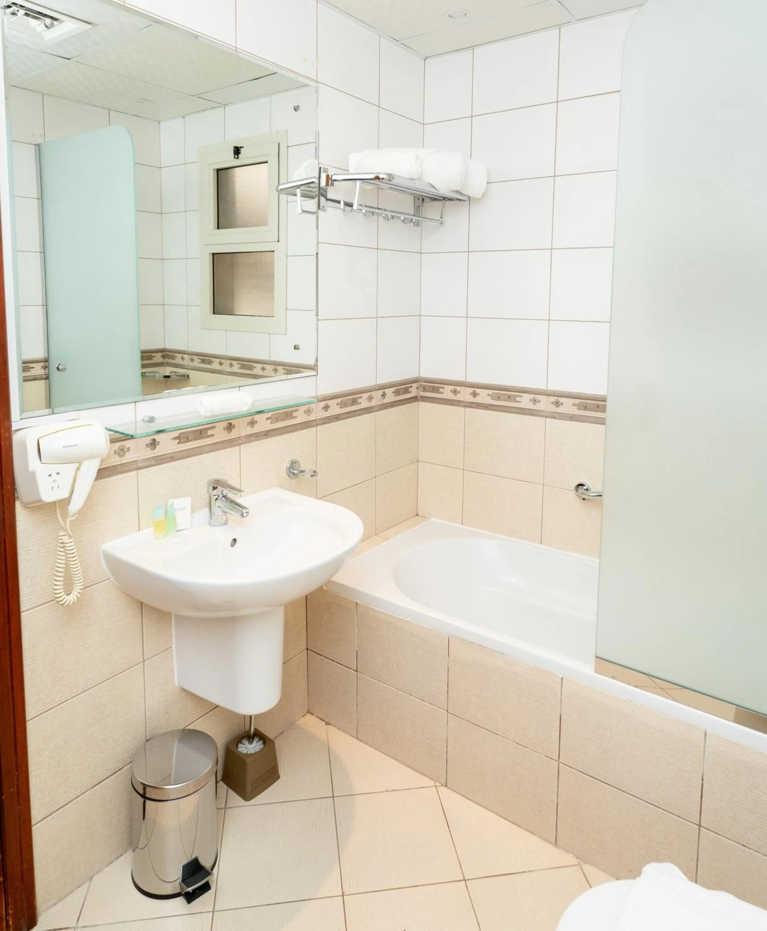 Toilet in Al Raya Hotel Apartments