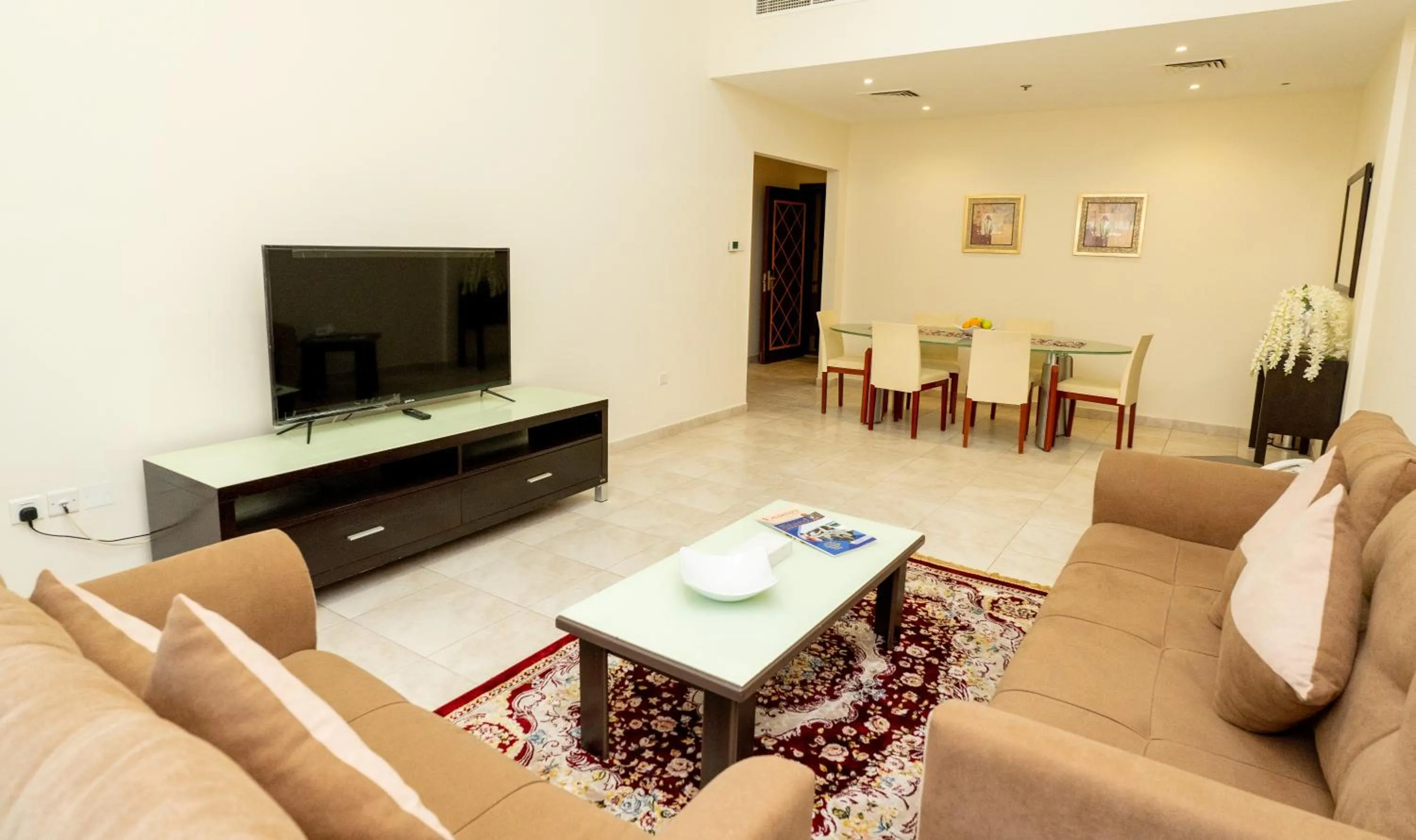 Living room in Al Raya Hotel Apartments