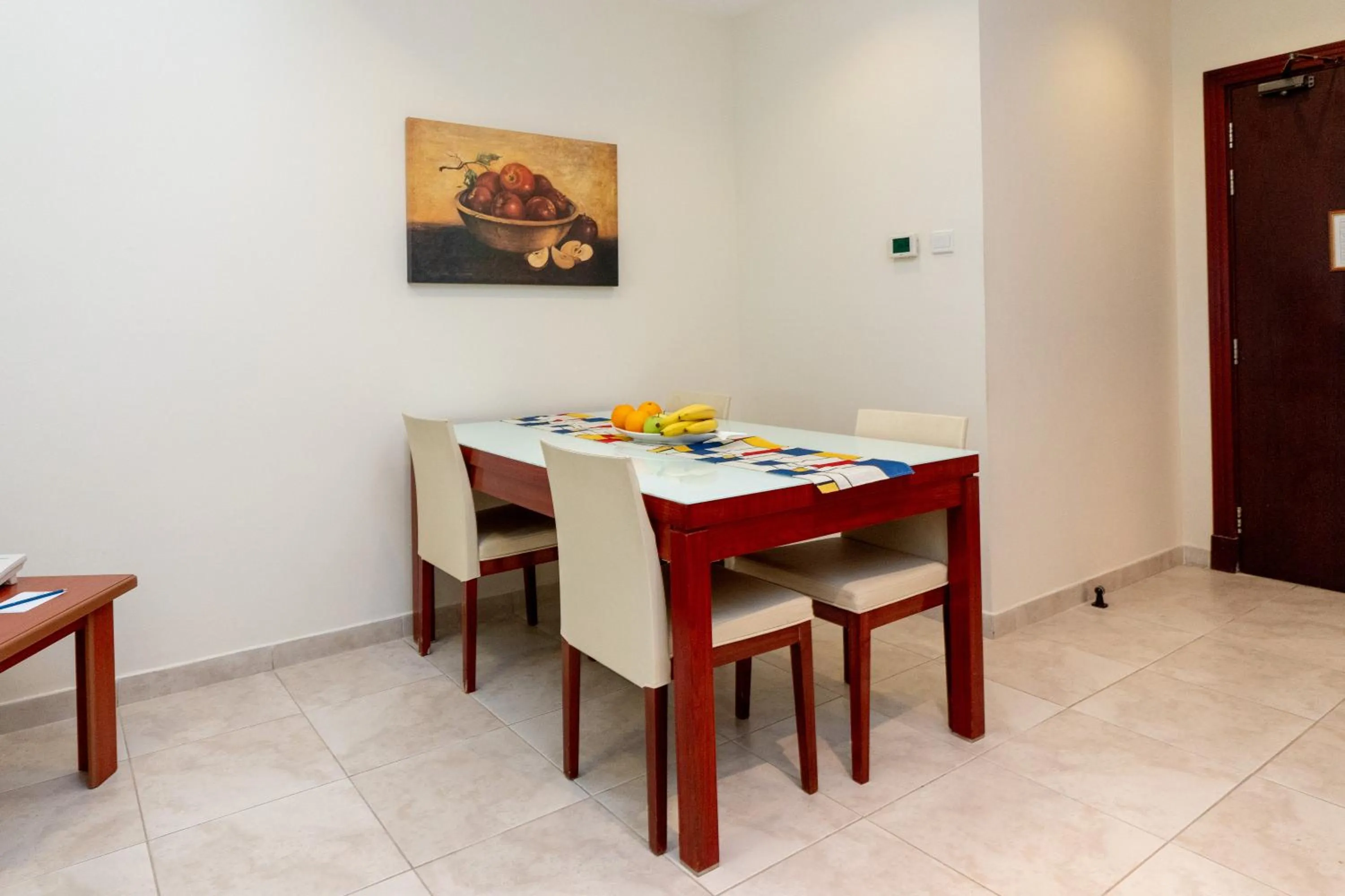 Dining area in Al Raya Hotel Apartments