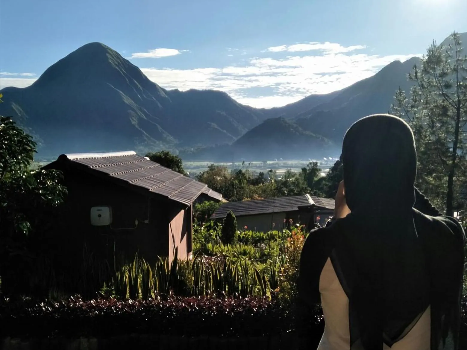 Guests in Sembalun Kita Cottage