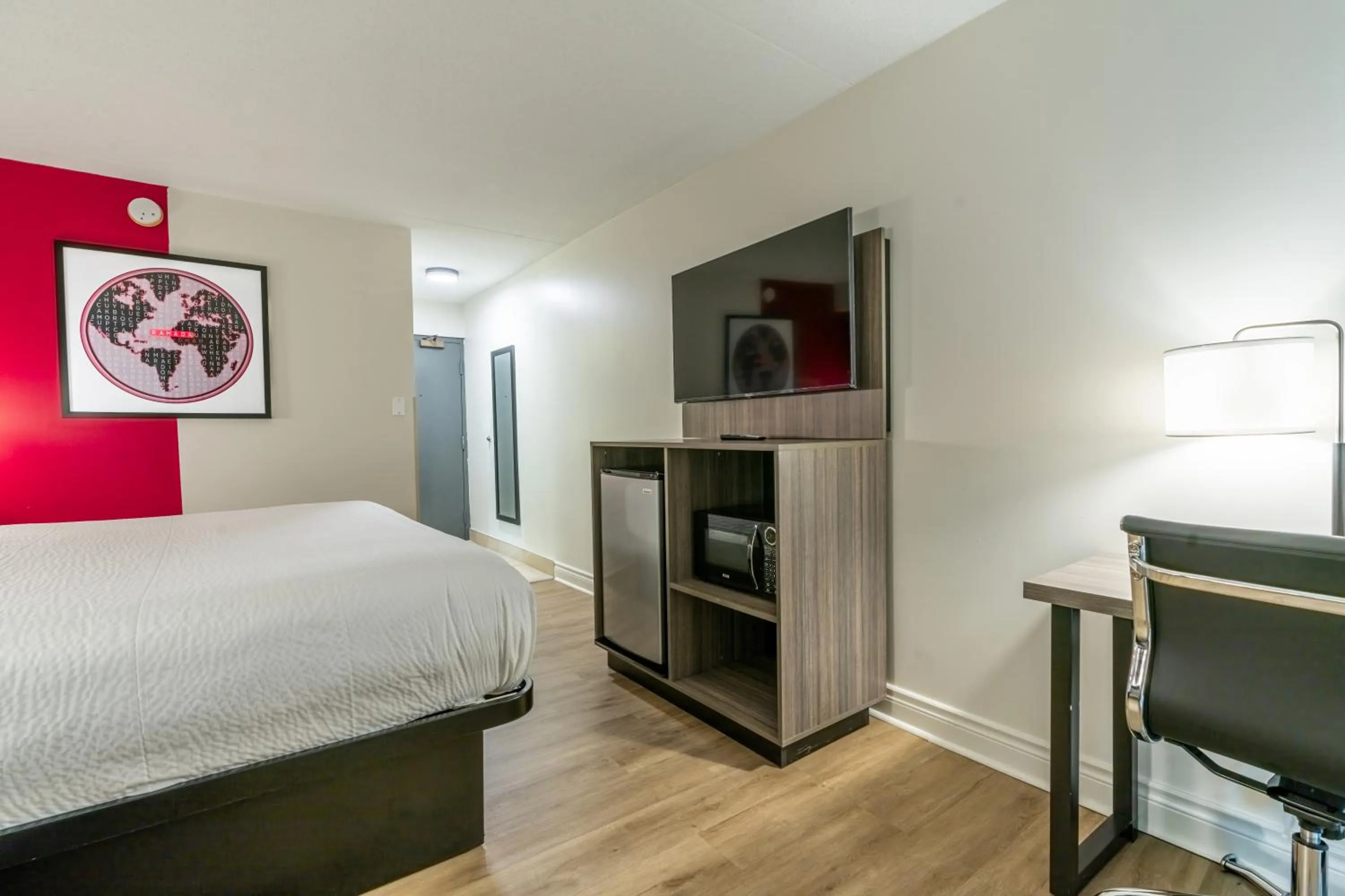 Bed in Maple Crest Inn