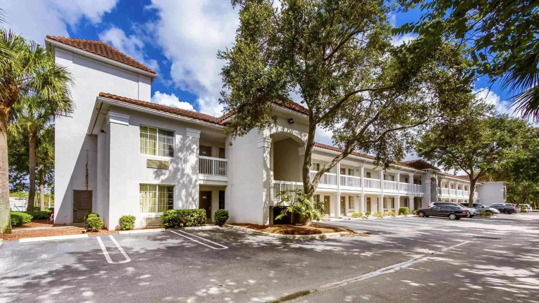 Property building in Studio 6-Coral Springs, FL - Fort Lauderdale