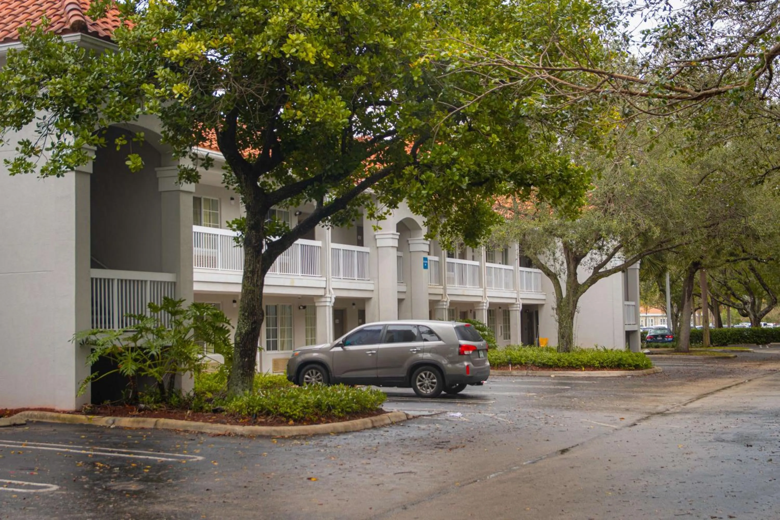 Property building in Studio 6-Coral Springs, FL - Fort Lauderdale