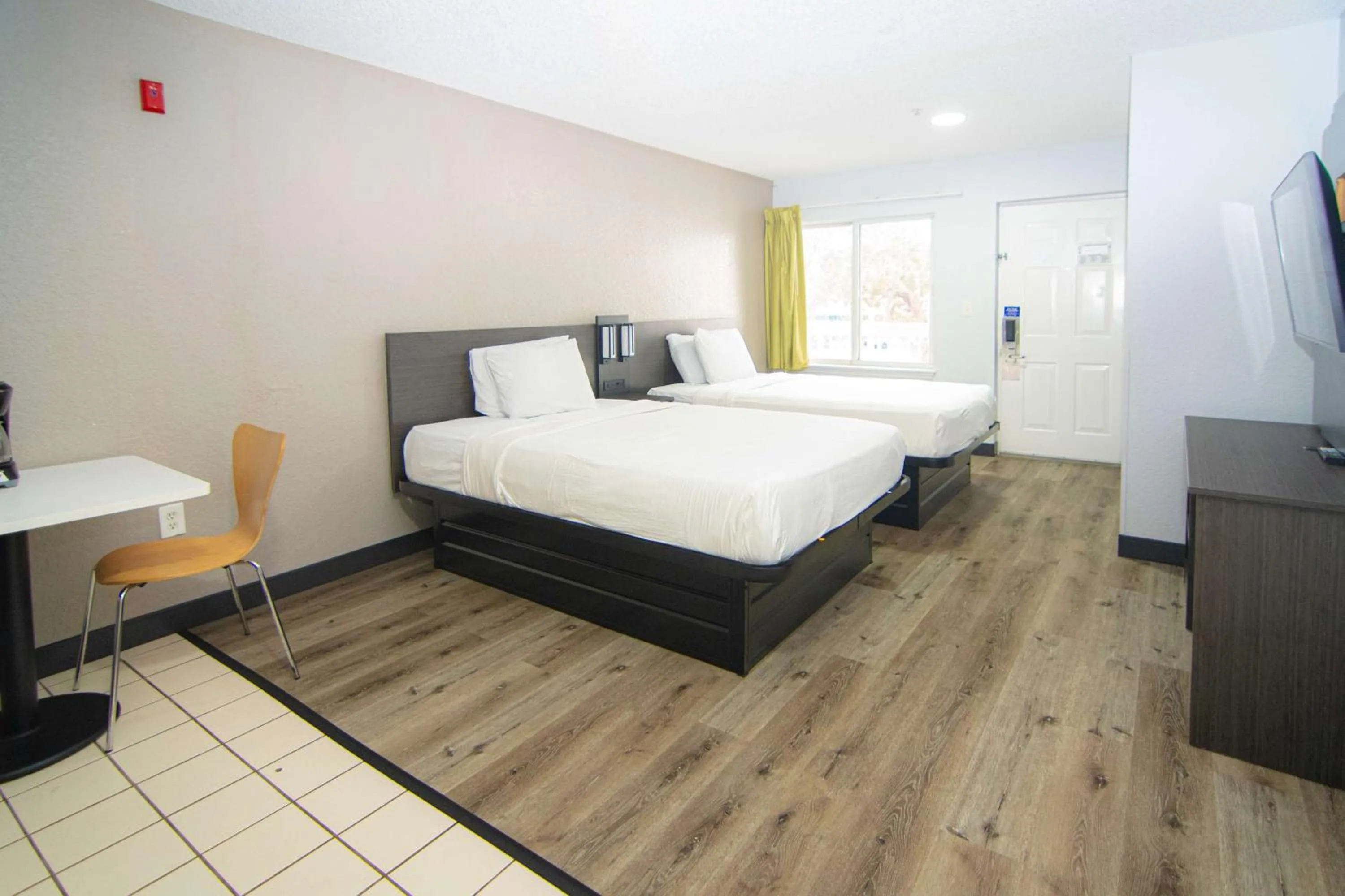 Bedroom, Bed in Studio 6-West Palm Beach, FL