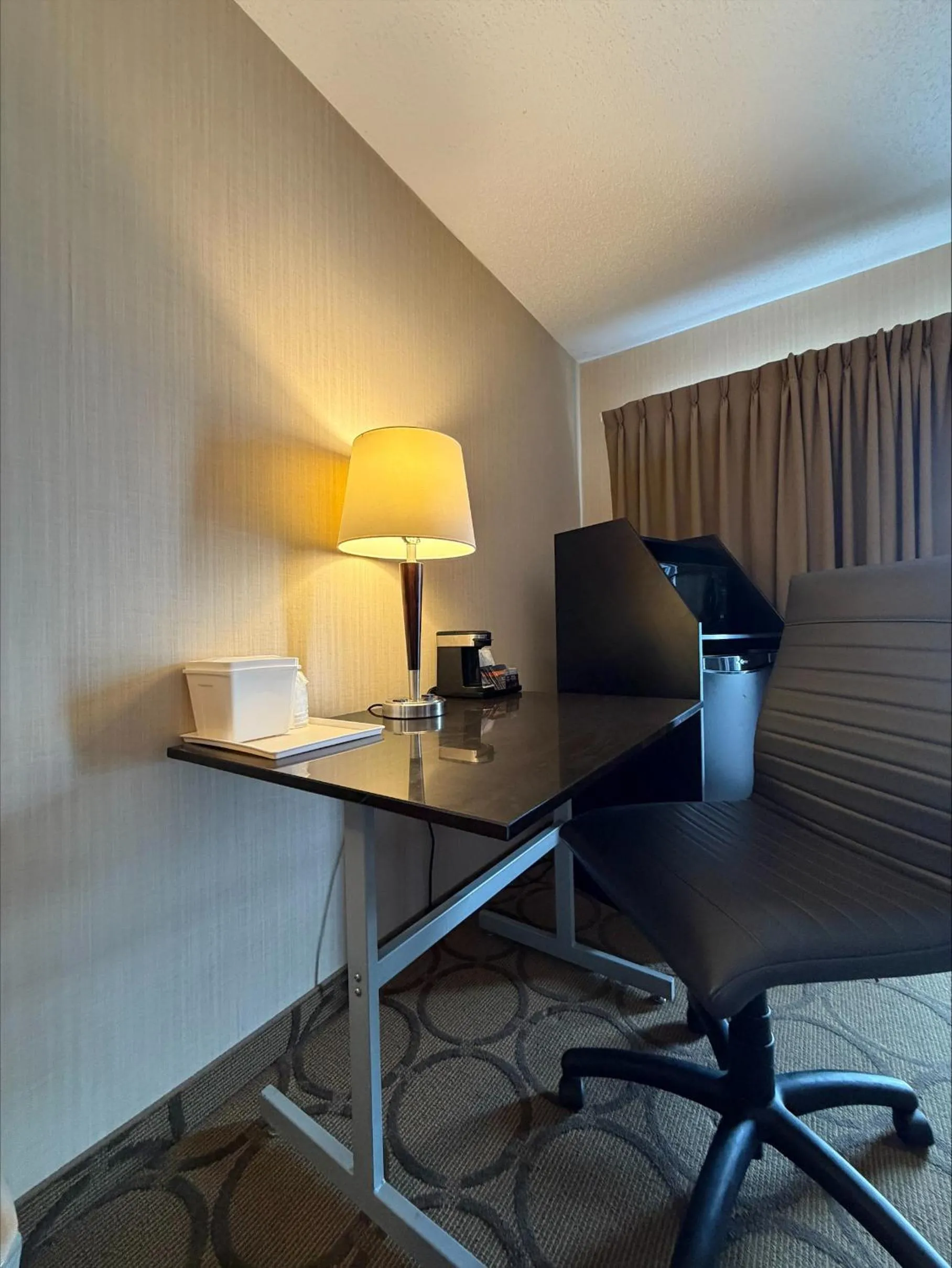 currency exchange in Comfort Inn Baie-Comeau