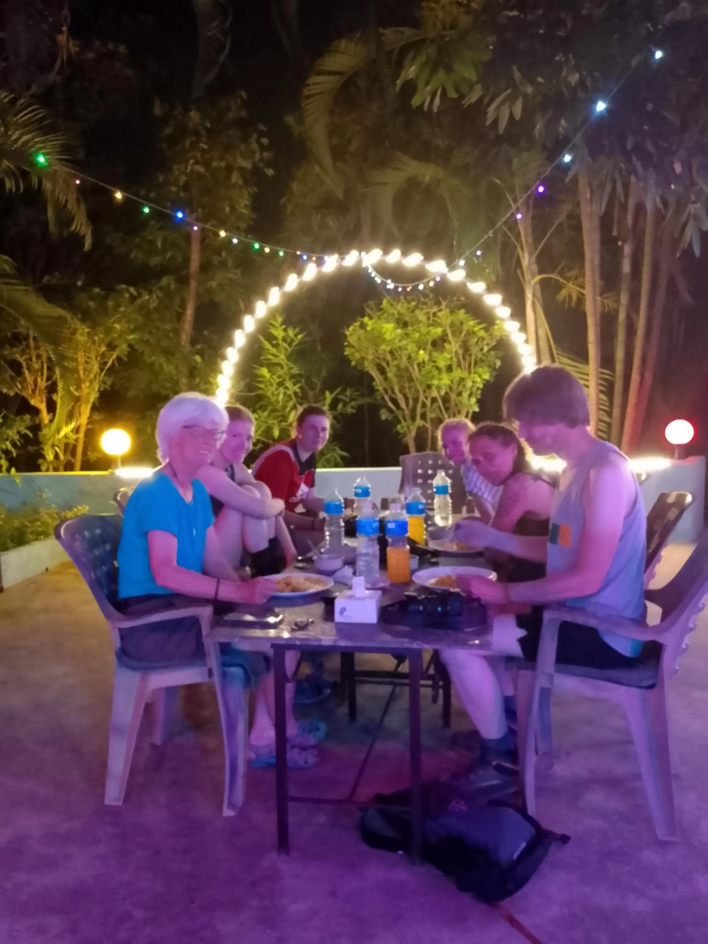 Restaurant/places to eat in Hotel Rhino Land-Sauraha Family Home