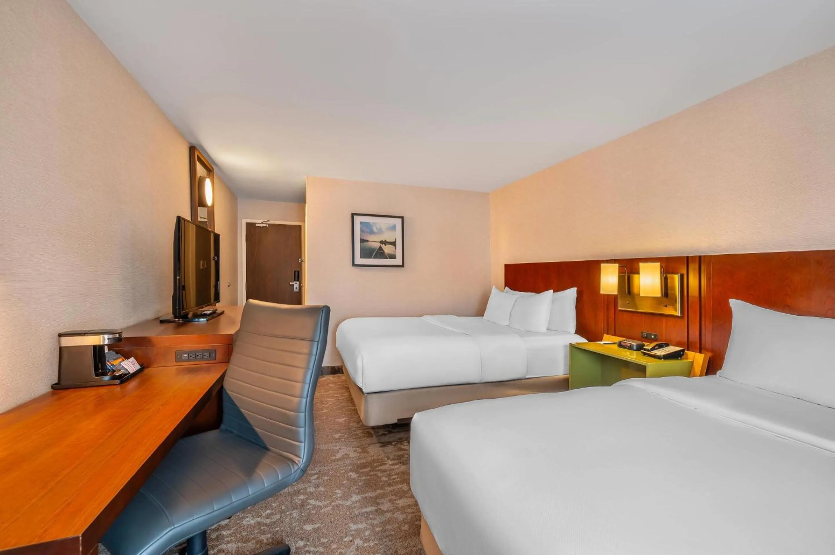 Bedroom, Bed in Comfort Inn South Shore