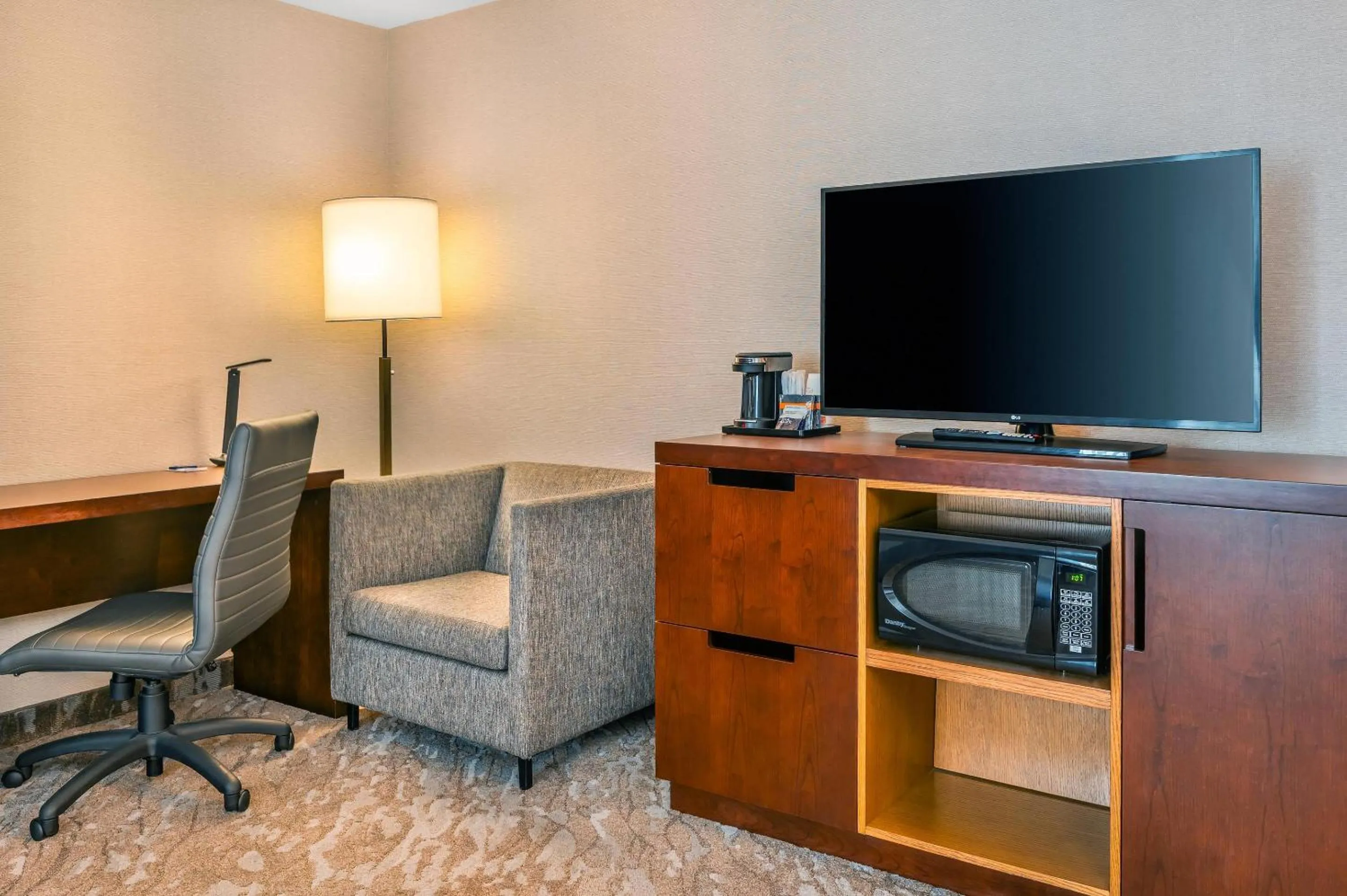 Bedroom in Comfort Inn South Shore