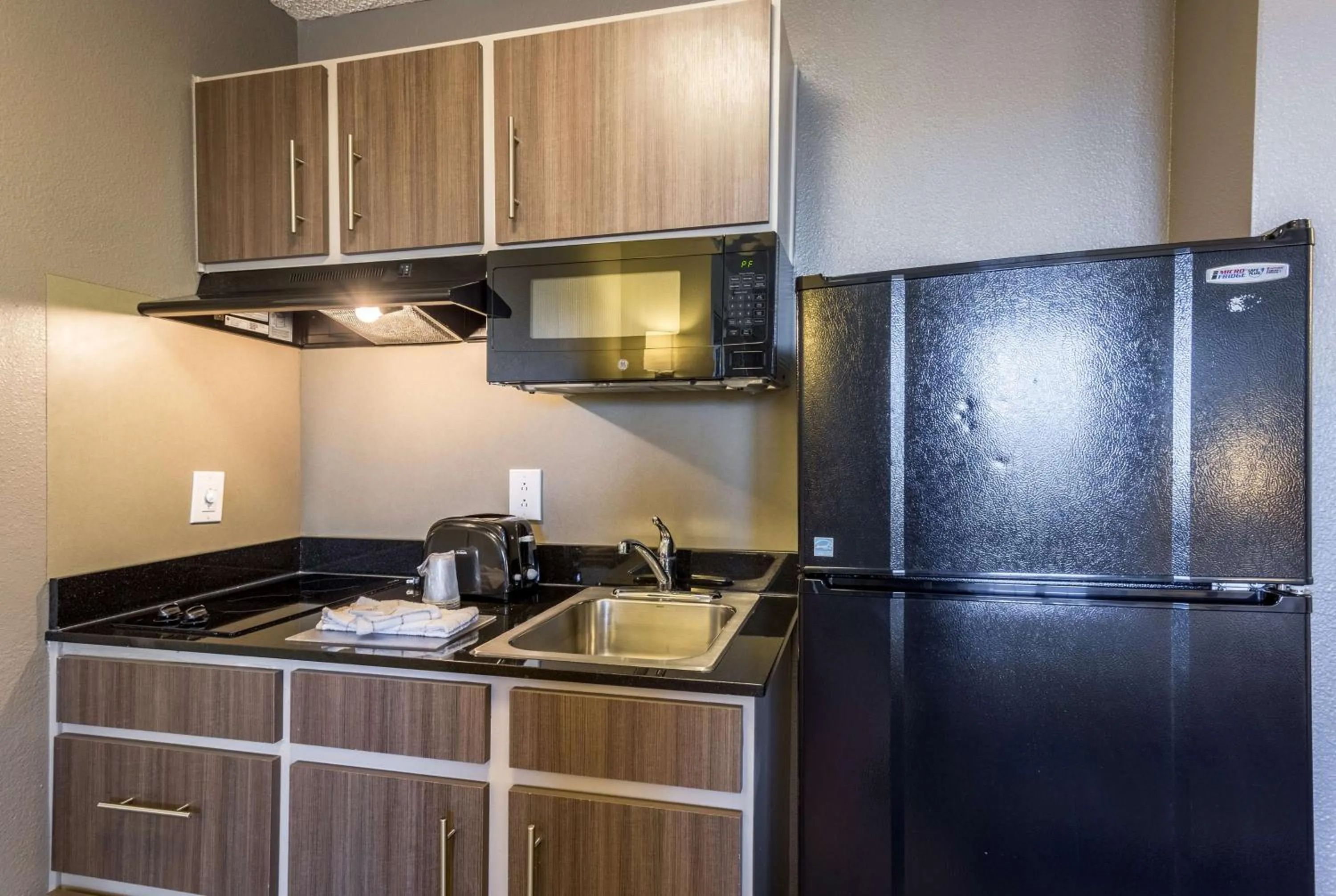 Kitchen or kitchenette in Studio 6-Albuquerque, NM - North