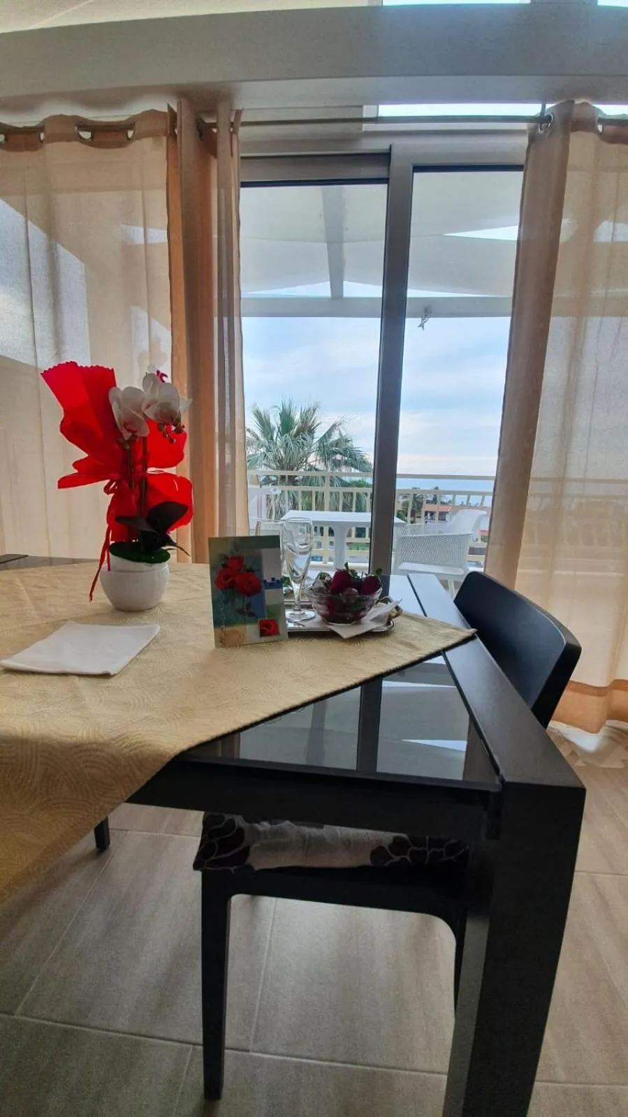 Dining area in SANTA VENERE Apartments "PARCHEGGIO interno MOTO-AUTO" Ricarica auto Elettriche