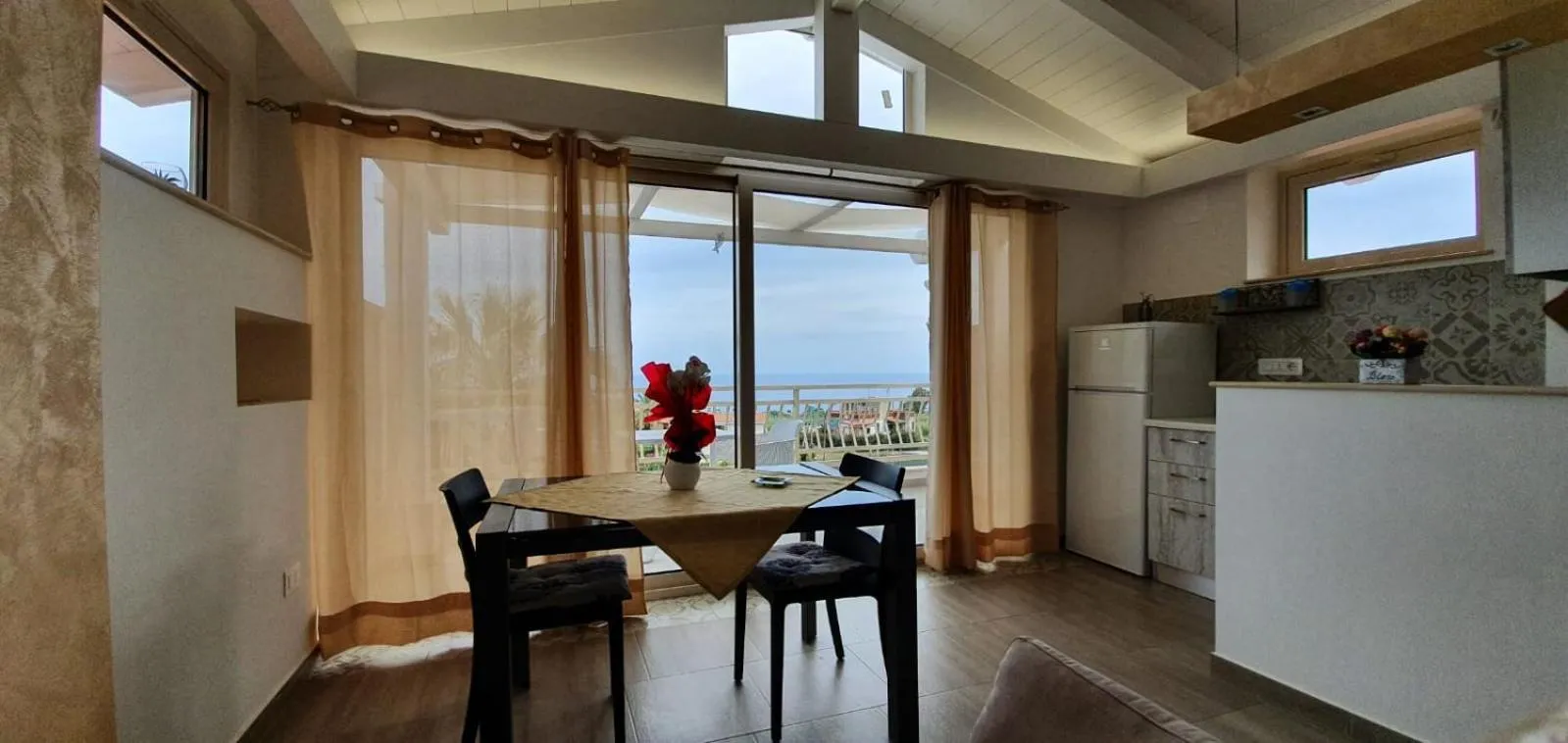 Kitchen or kitchenette in SANTA VENERE Apartments "PARCHEGGIO interno MOTO-AUTO" Ricarica auto Elettriche