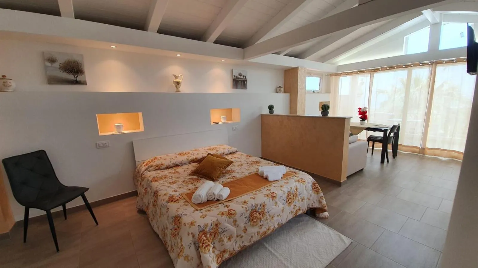 Bedroom, Bed in SANTA VENERE Apartments "PARCHEGGIO interno MOTO-AUTO" Ricarica auto Elettriche