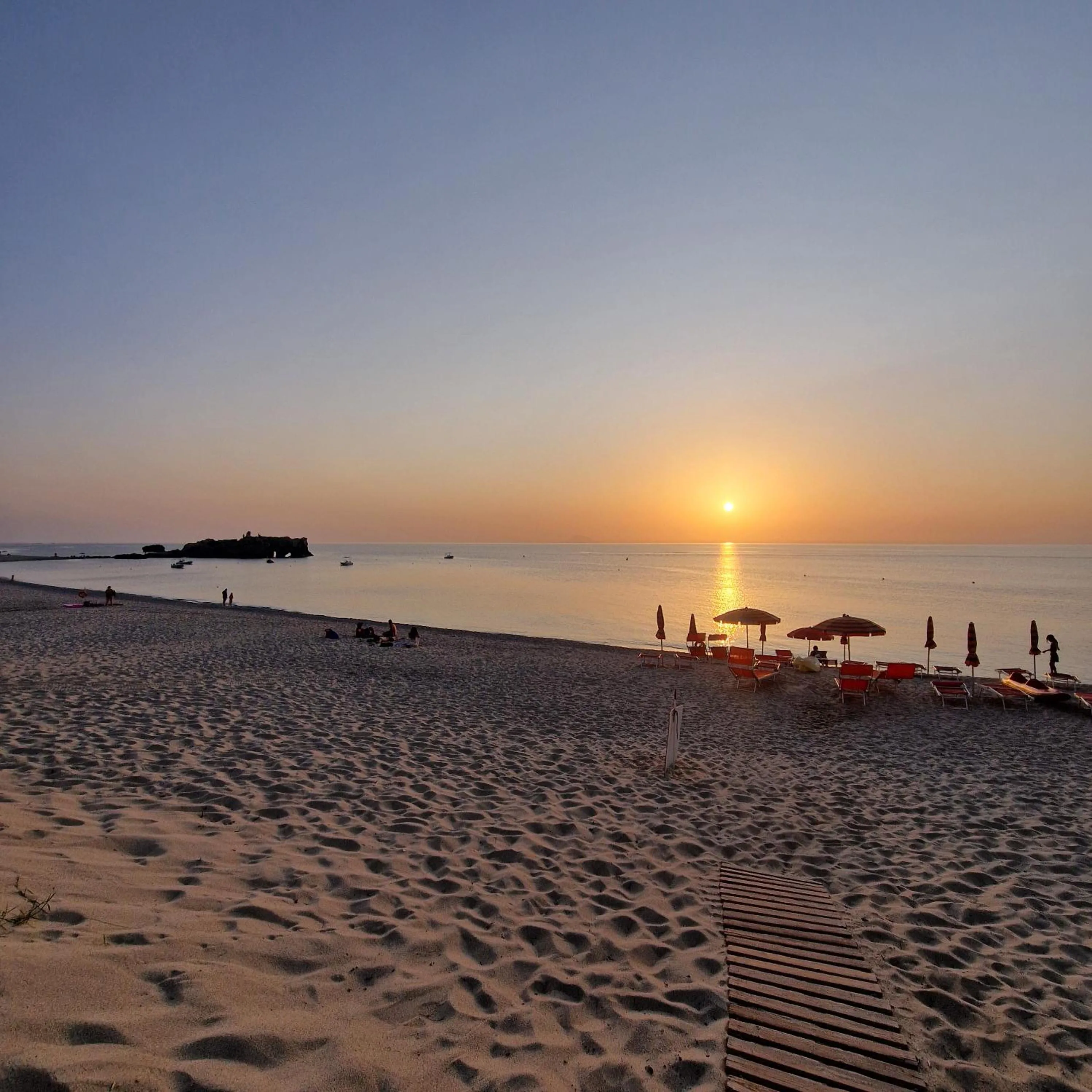 Beach in SANTA VENERE Apartments "PARCHEGGIO interno MOTO-AUTO" Ricarica auto Elettriche