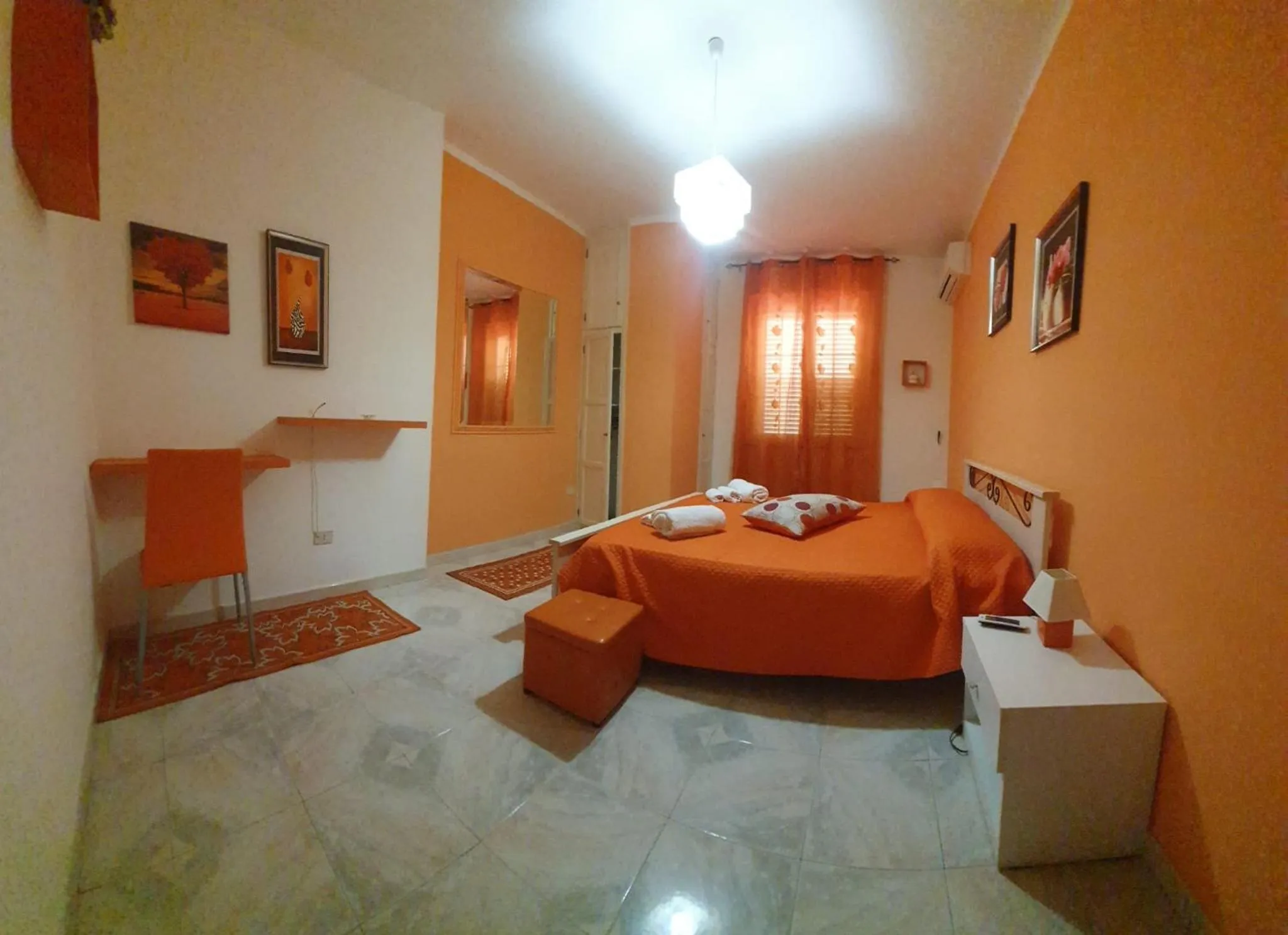 Bed in SANTA VENERE Apartments "PARCHEGGIO interno MOTO-AUTO" Ricarica auto Elettriche