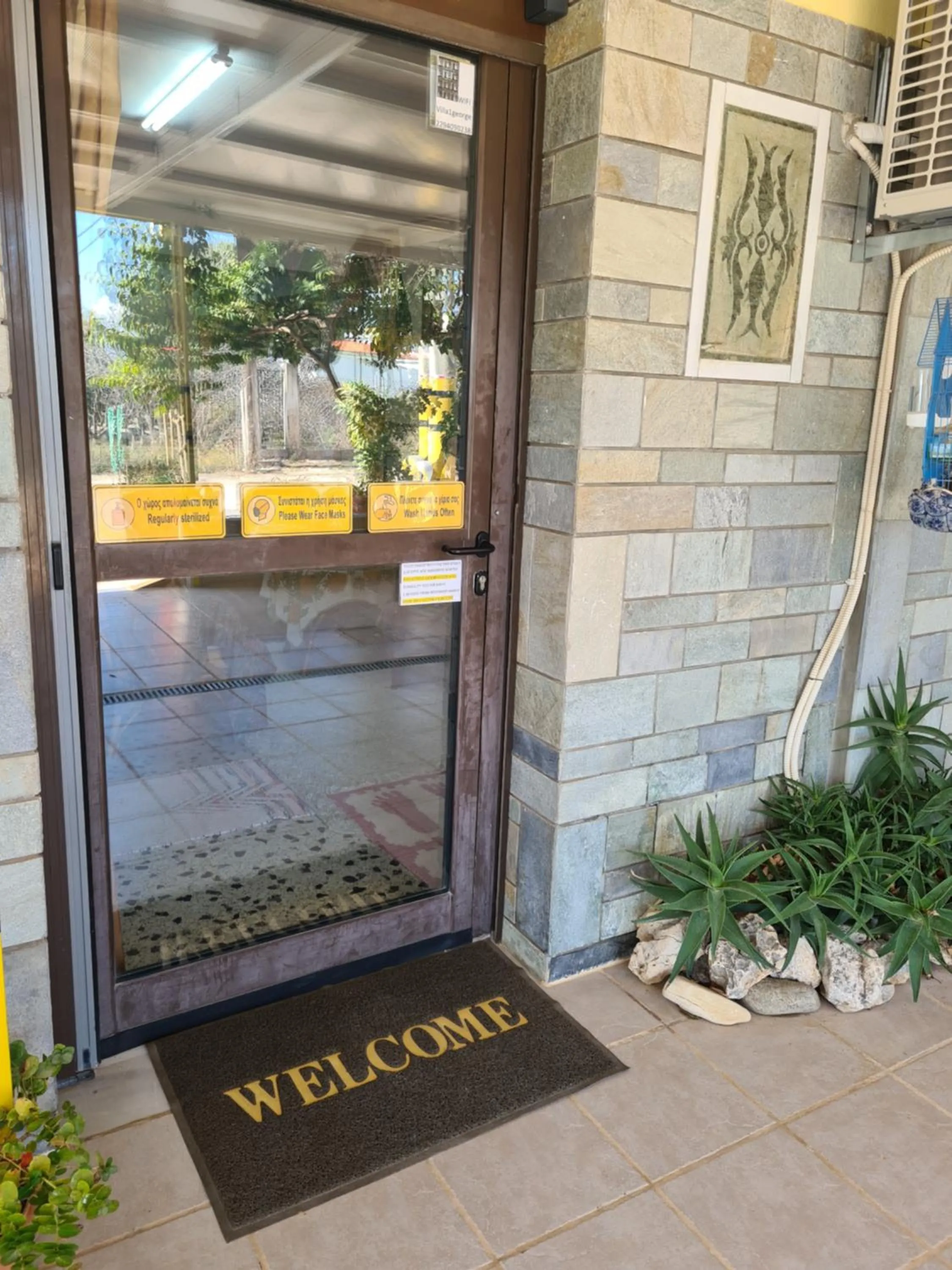 Facade/entrance in Villa George - Family Holidays