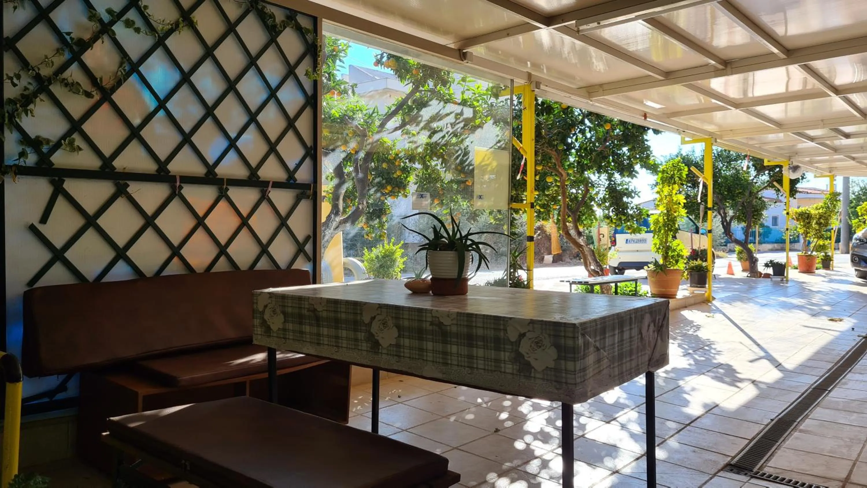 Breakfast in Villa George - Family Holidays