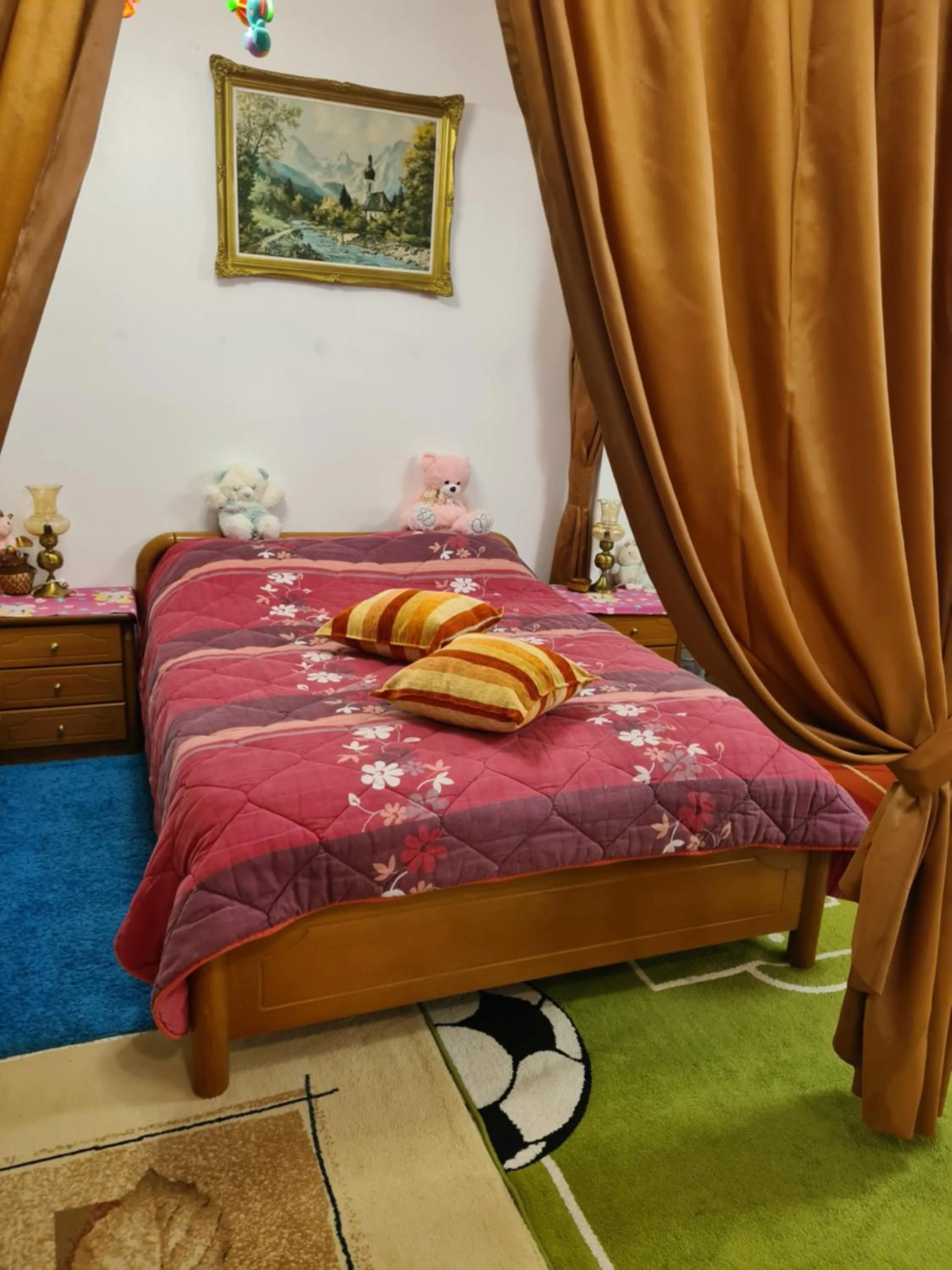 Bed in Villa George - Family Holidays