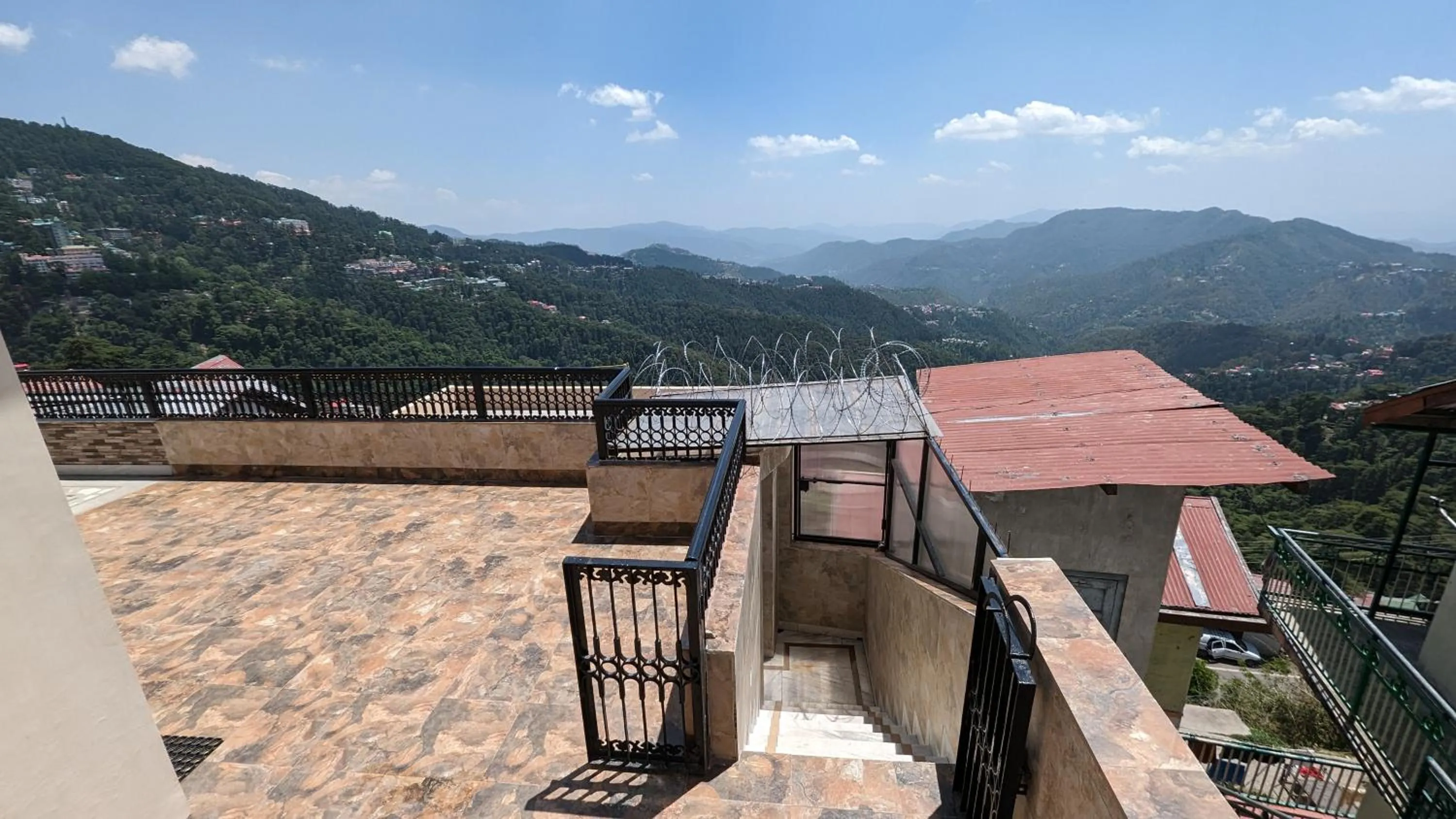 Balcony/Terrace in The Thistle Lodge
