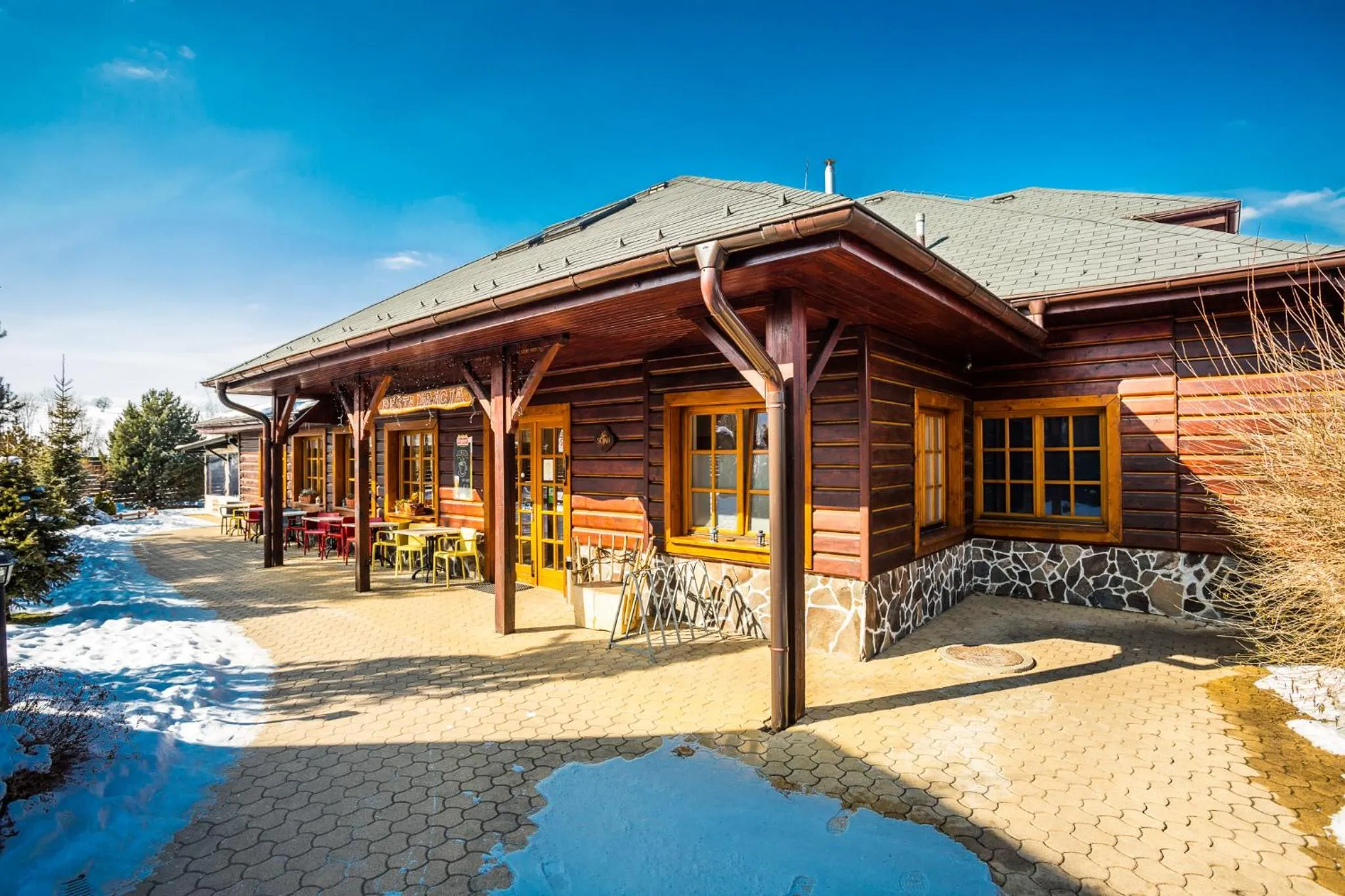 Restaurant/places to eat in Sojka Resort
