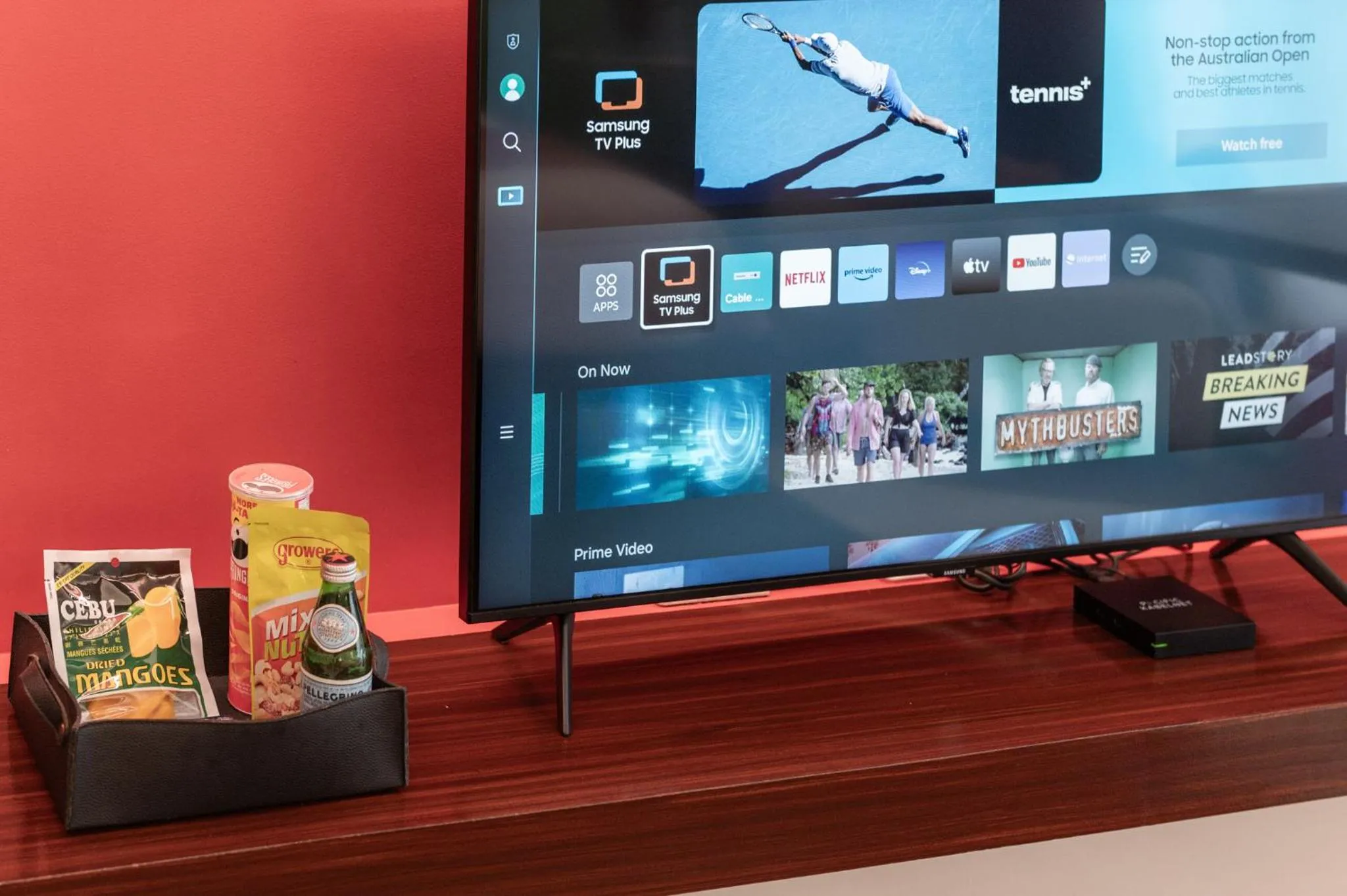 TV and multimedia in The Picasso Boutique Serviced Residences Managed by HII