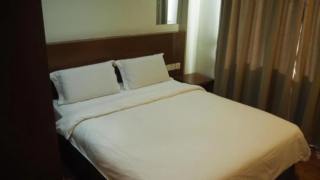 Bed in 906 Hotel Melaka Raya