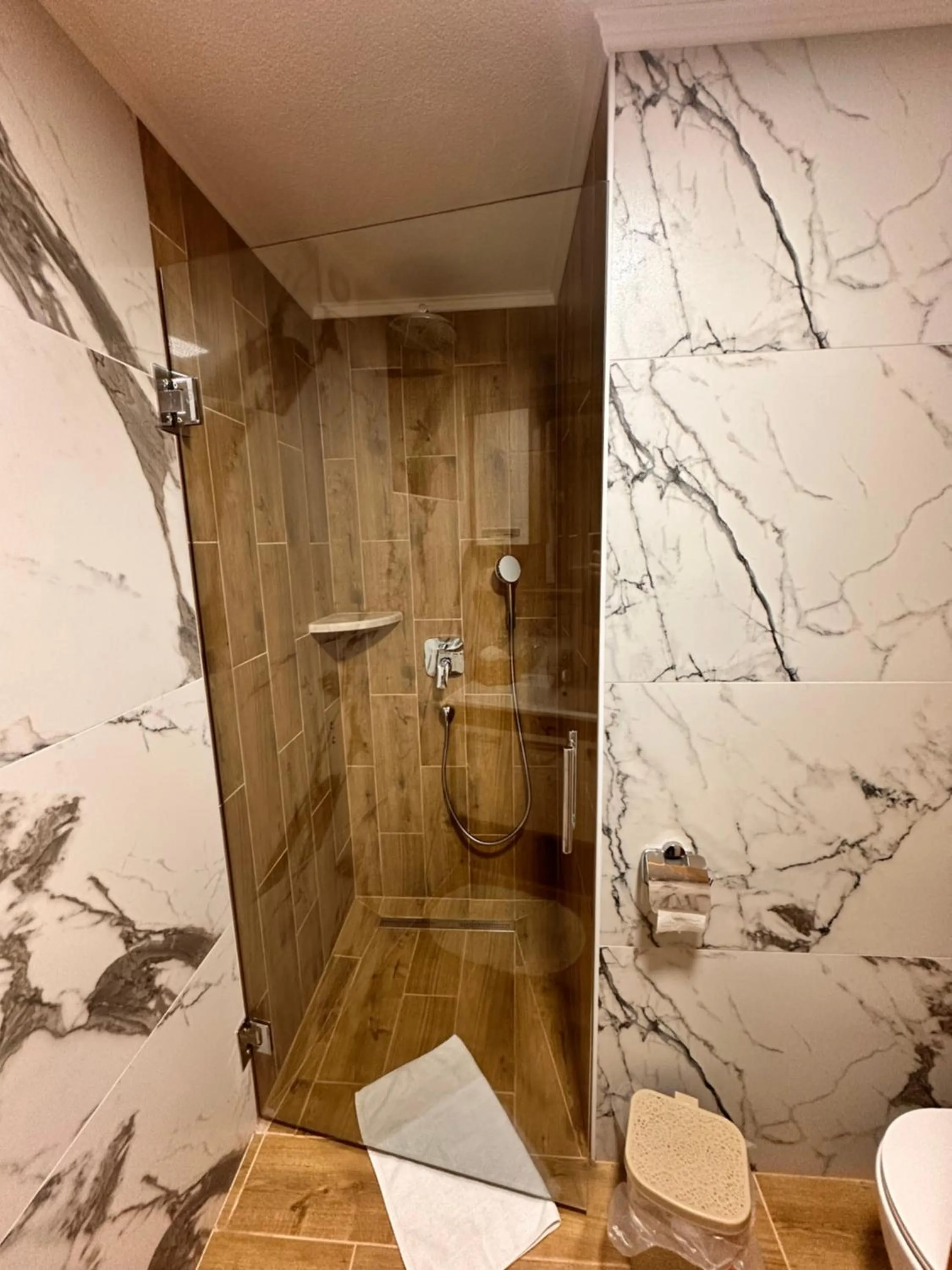 Shower in Guesthouse Green Valley