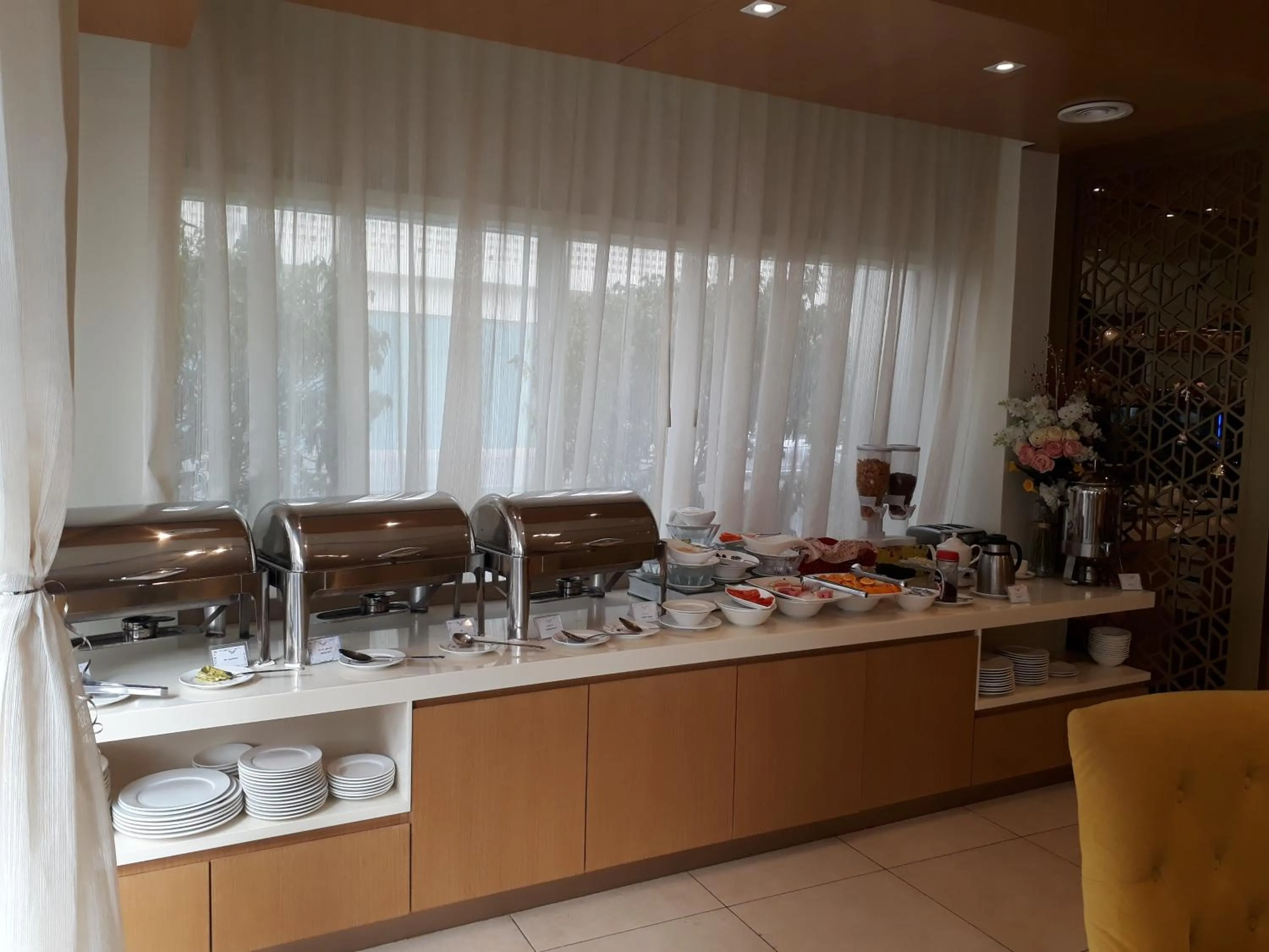 Meals in Royal Falcon Hotel