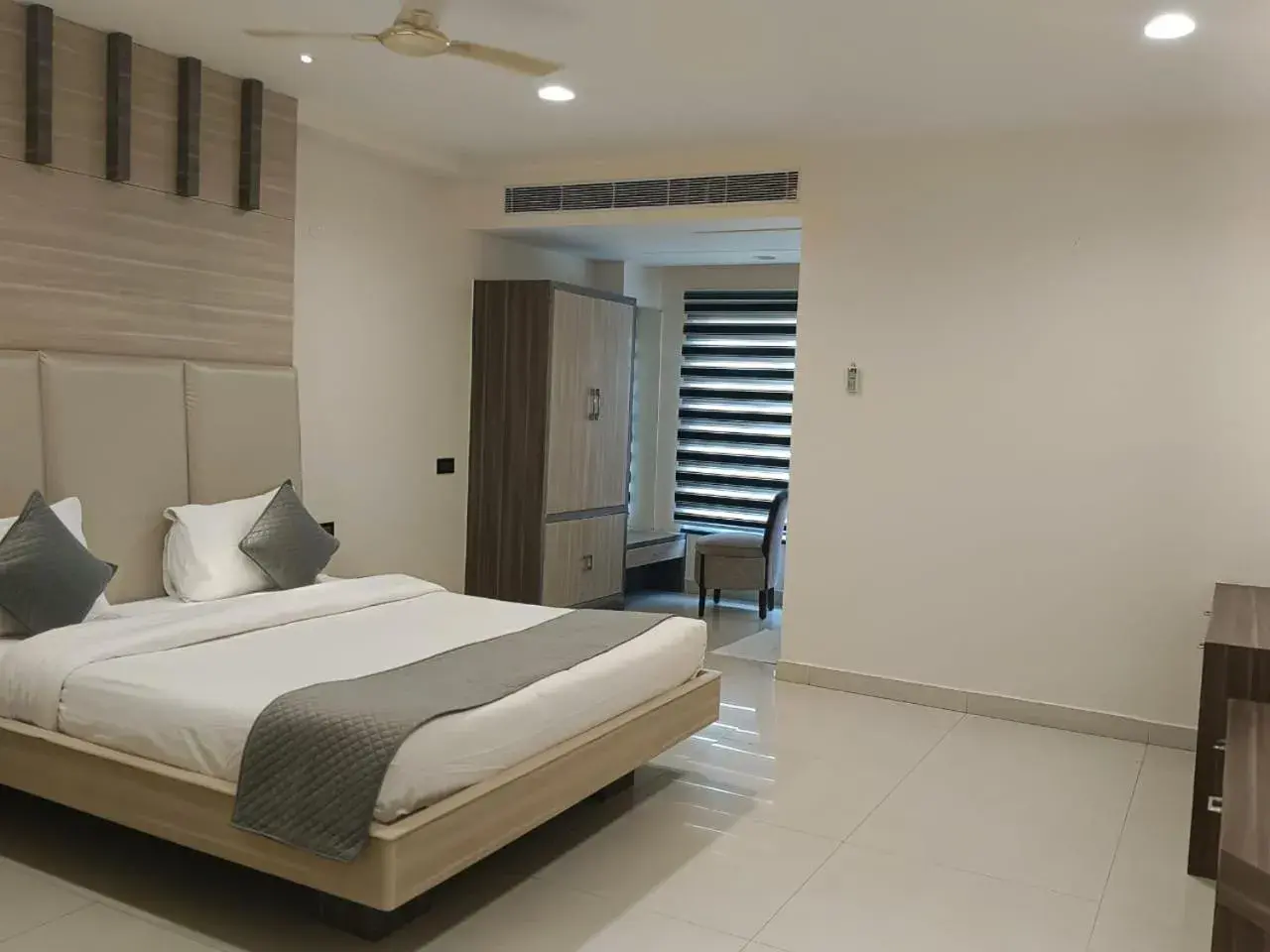 Budget Double or Twin Room - single occupancy in Pt Moolraj Residency Budget Double or Twin Room - single occupancy in Pt Moolraj Residency