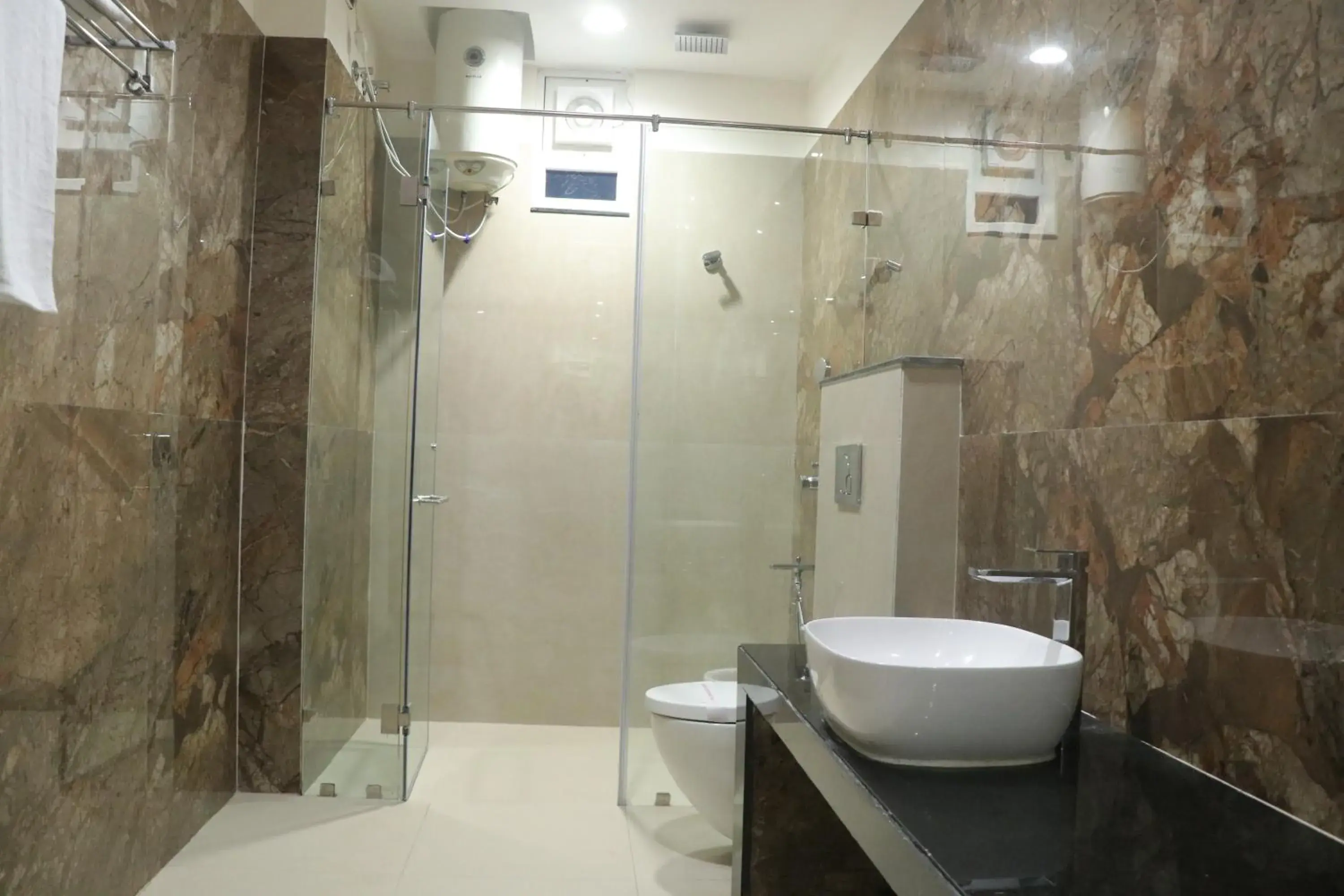 King Suite - single occupancy in Pt Moolraj Residency King Suite - single occupancy in Pt Moolraj Residency