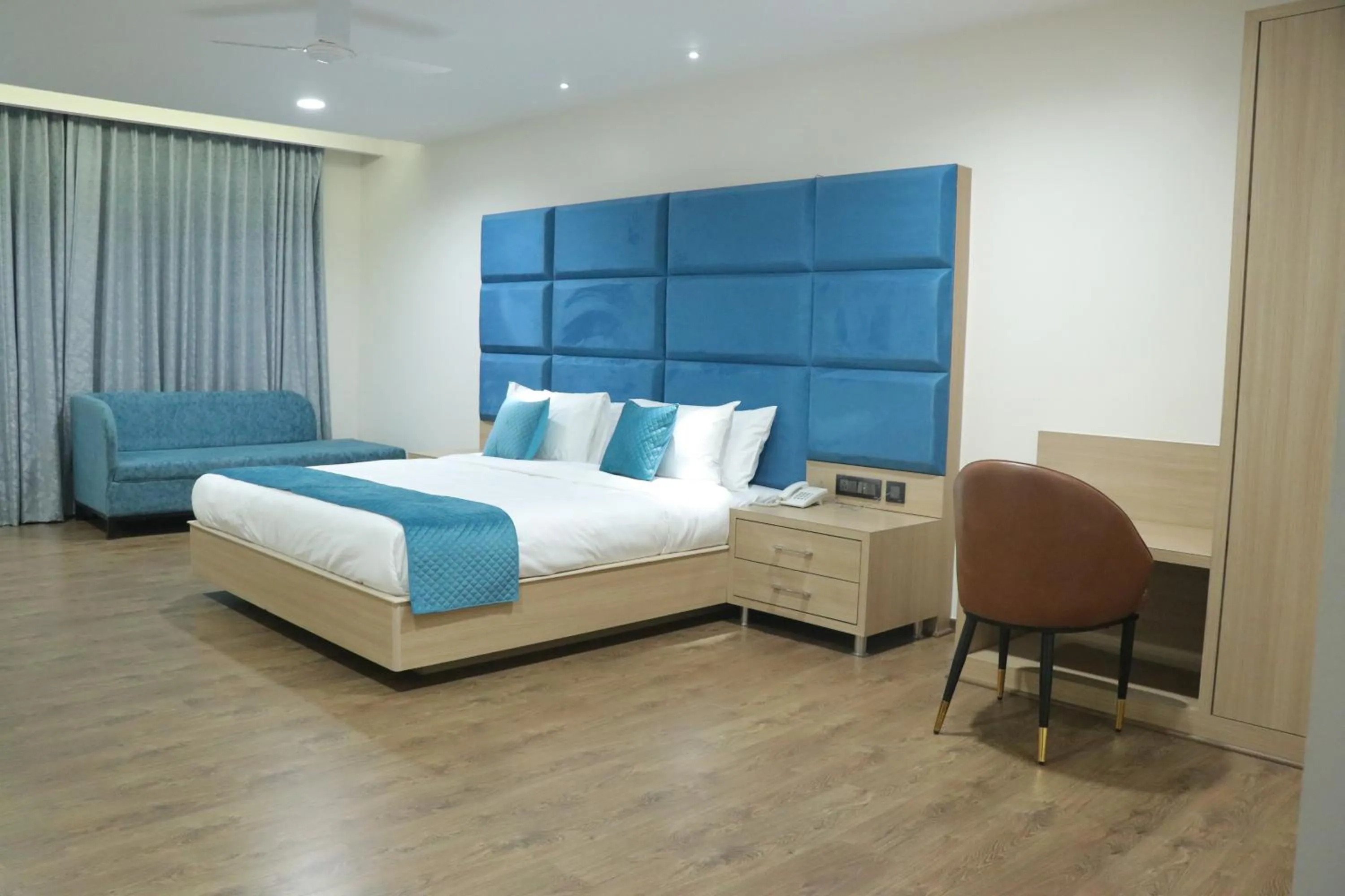 Suite in Pt Moolraj Residency