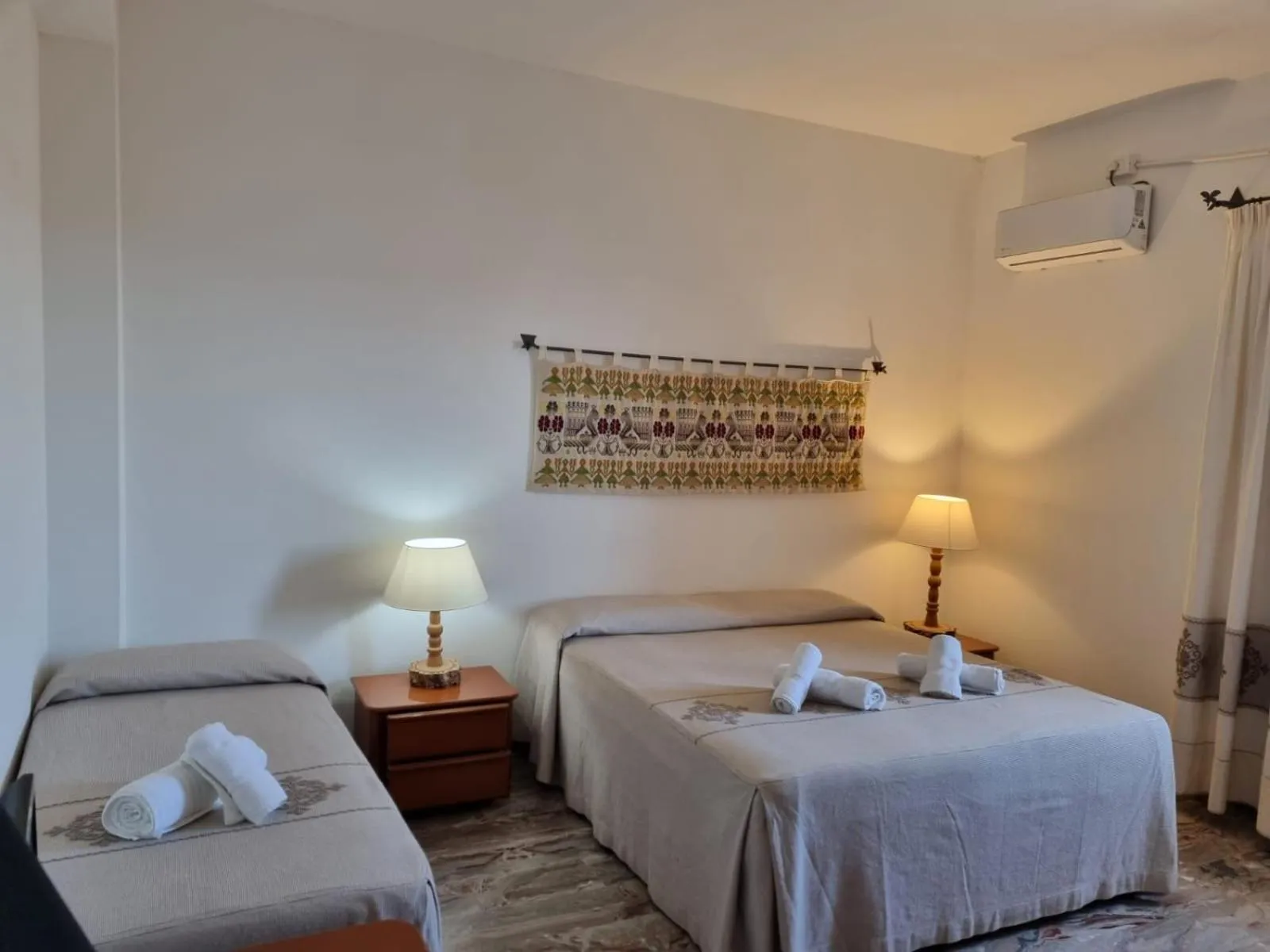 Photo of the whole room, Bed in Hotel Plammas