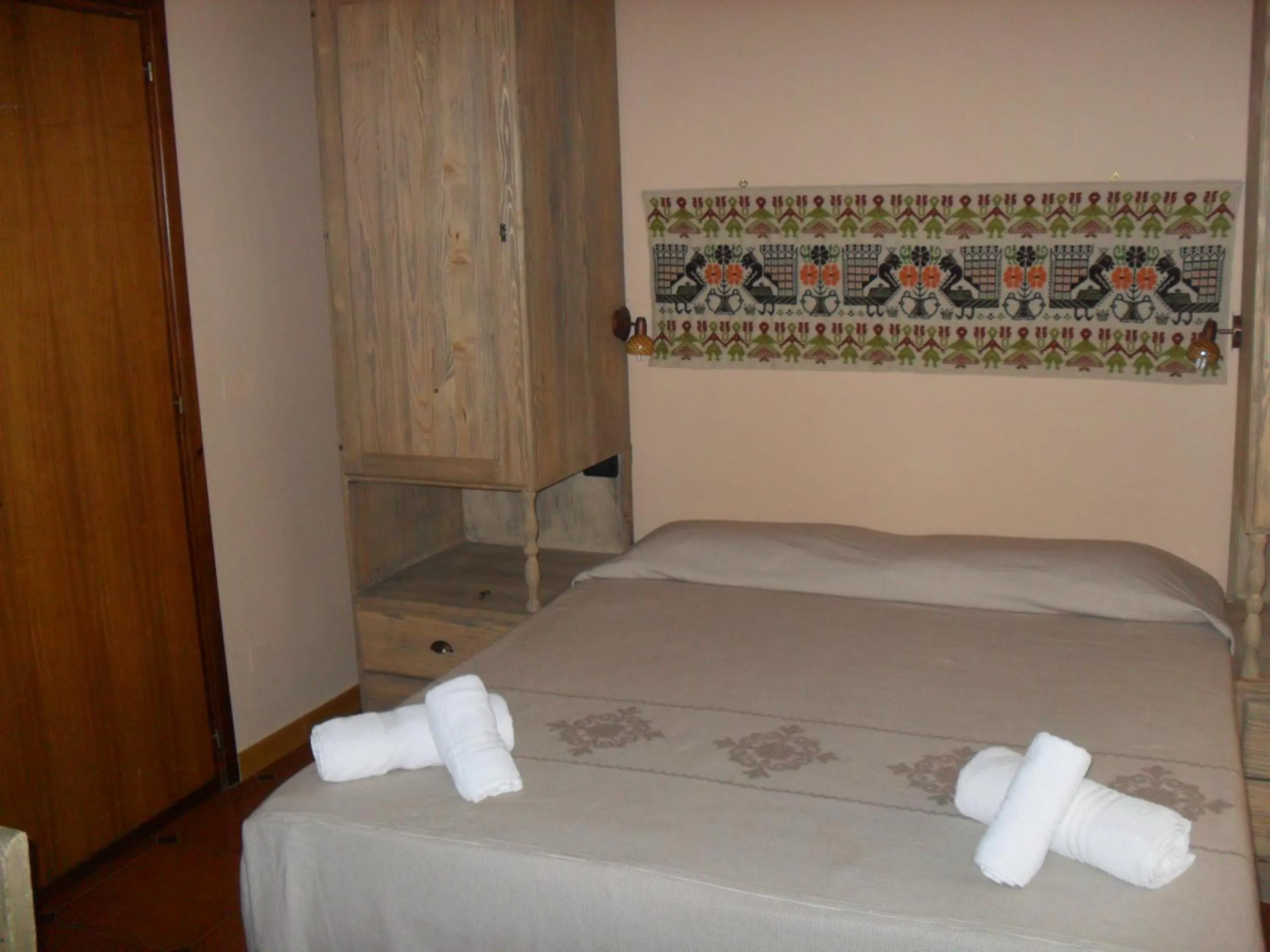 Photo of the whole room, Bed in Hotel Plammas