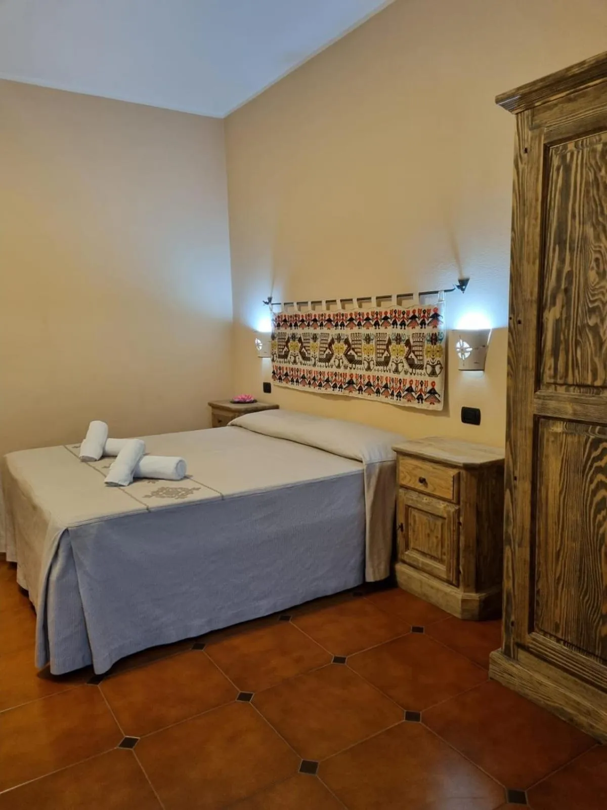 Photo of the whole room, Bed in Hotel Plammas