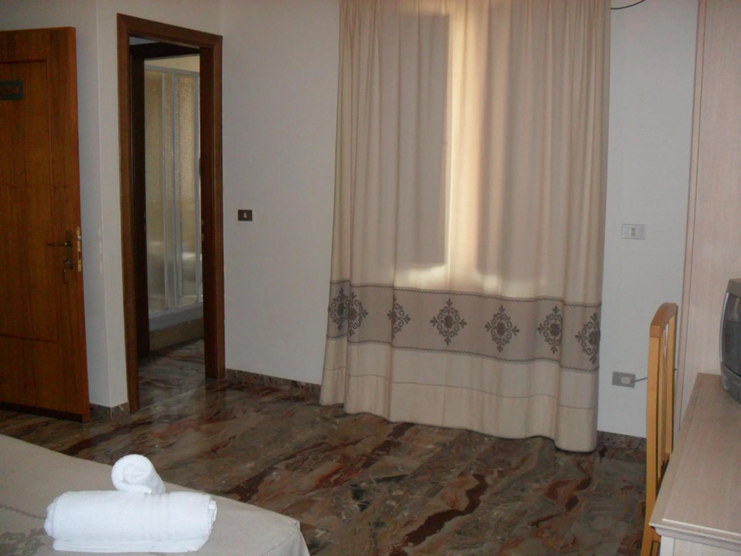 Photo of the whole room, Bed in Hotel Plammas