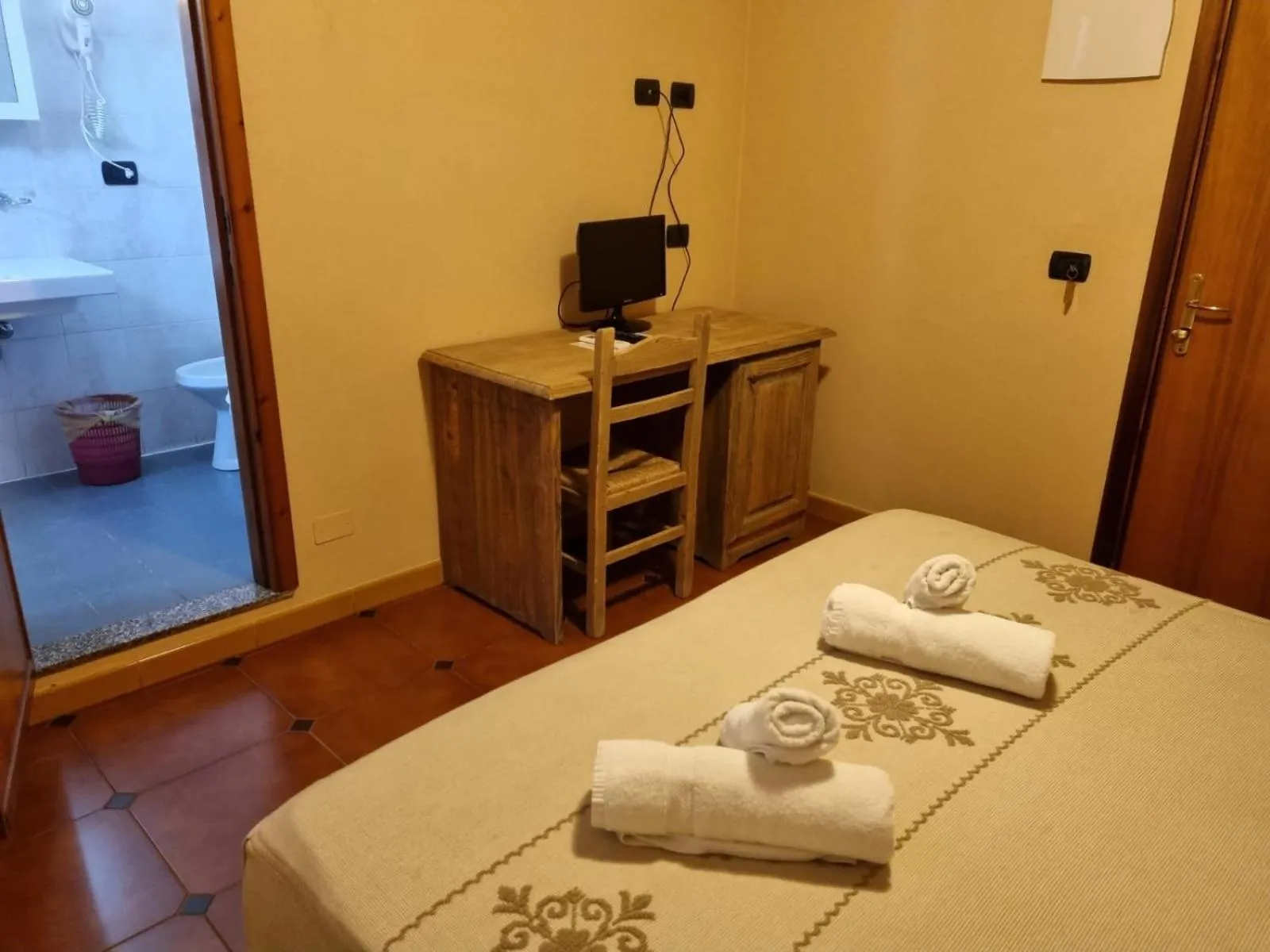 TV and multimedia, Bed in Hotel Plammas