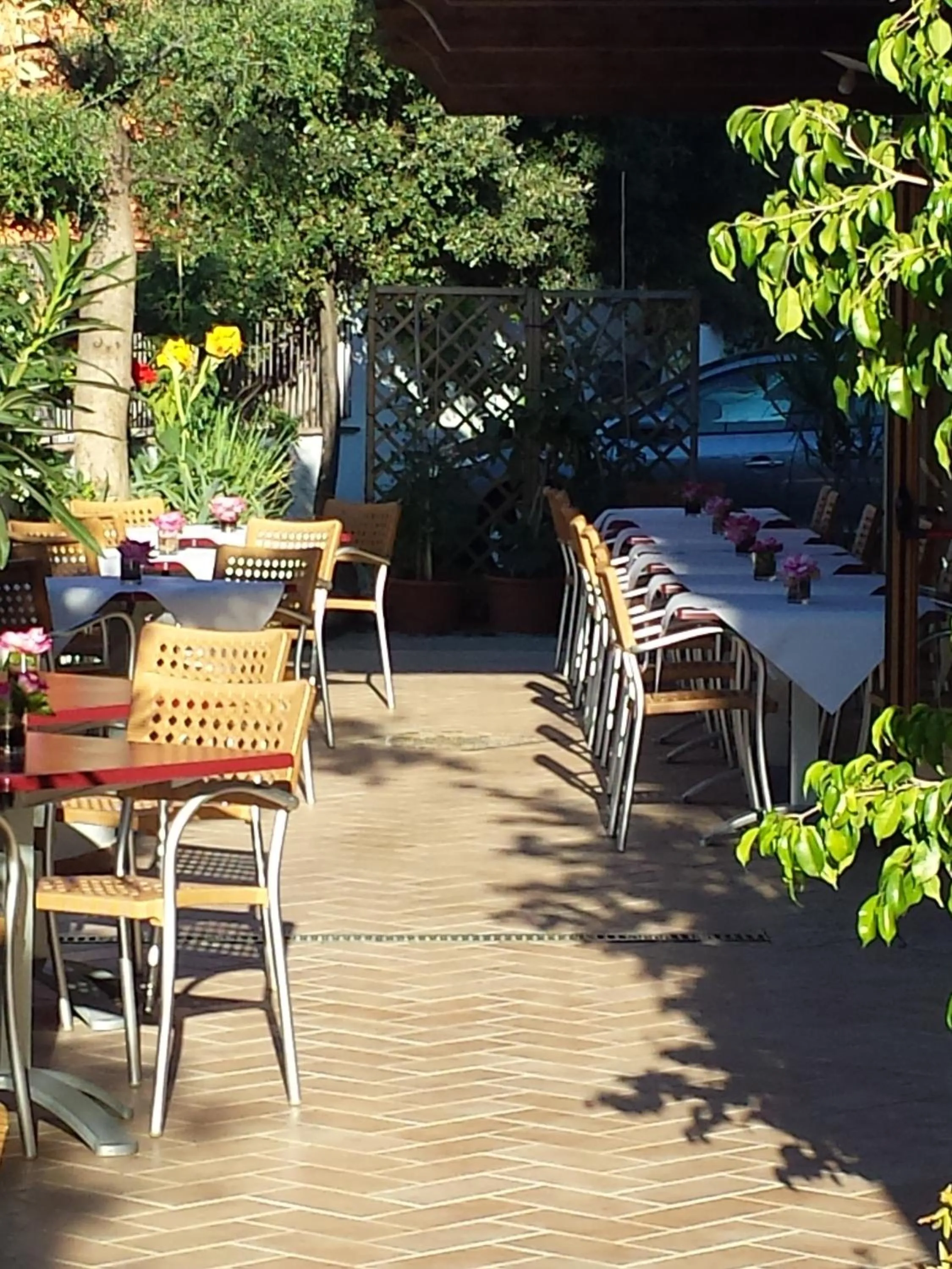 Restaurant/places to eat in Hotel Plammas