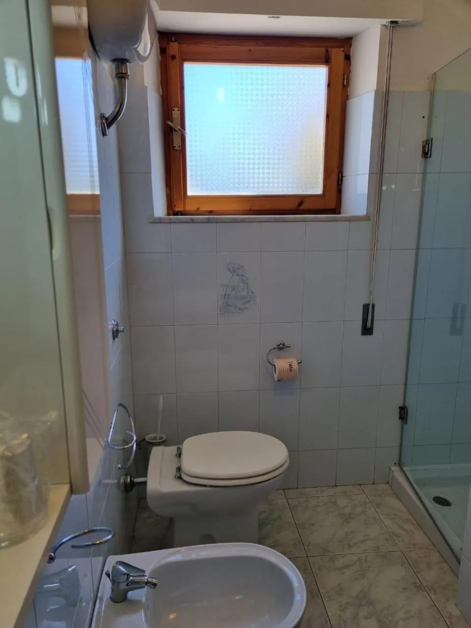 Shower in Hotel Plammas