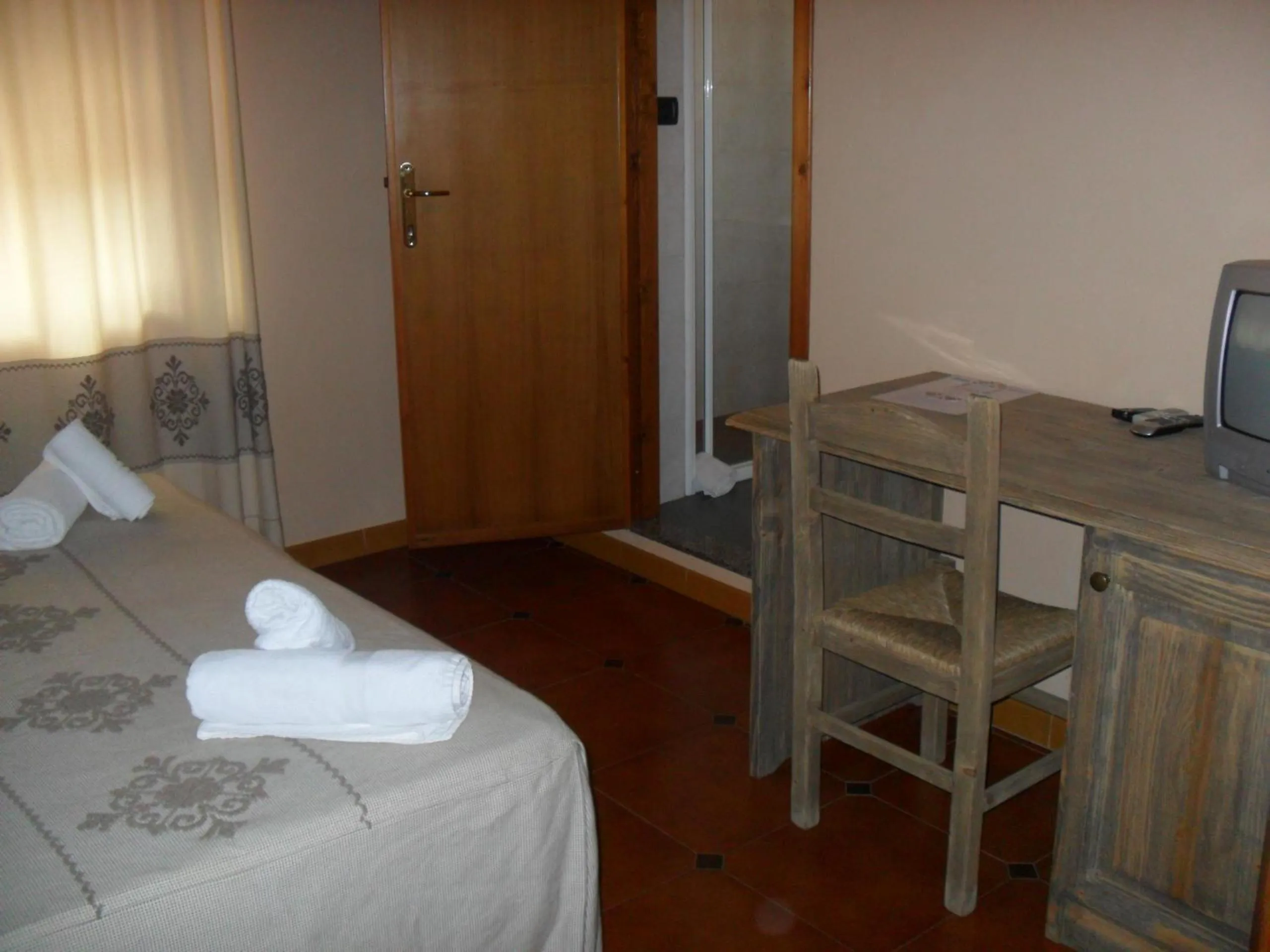 Photo of the whole room, Bed in Hotel Plammas